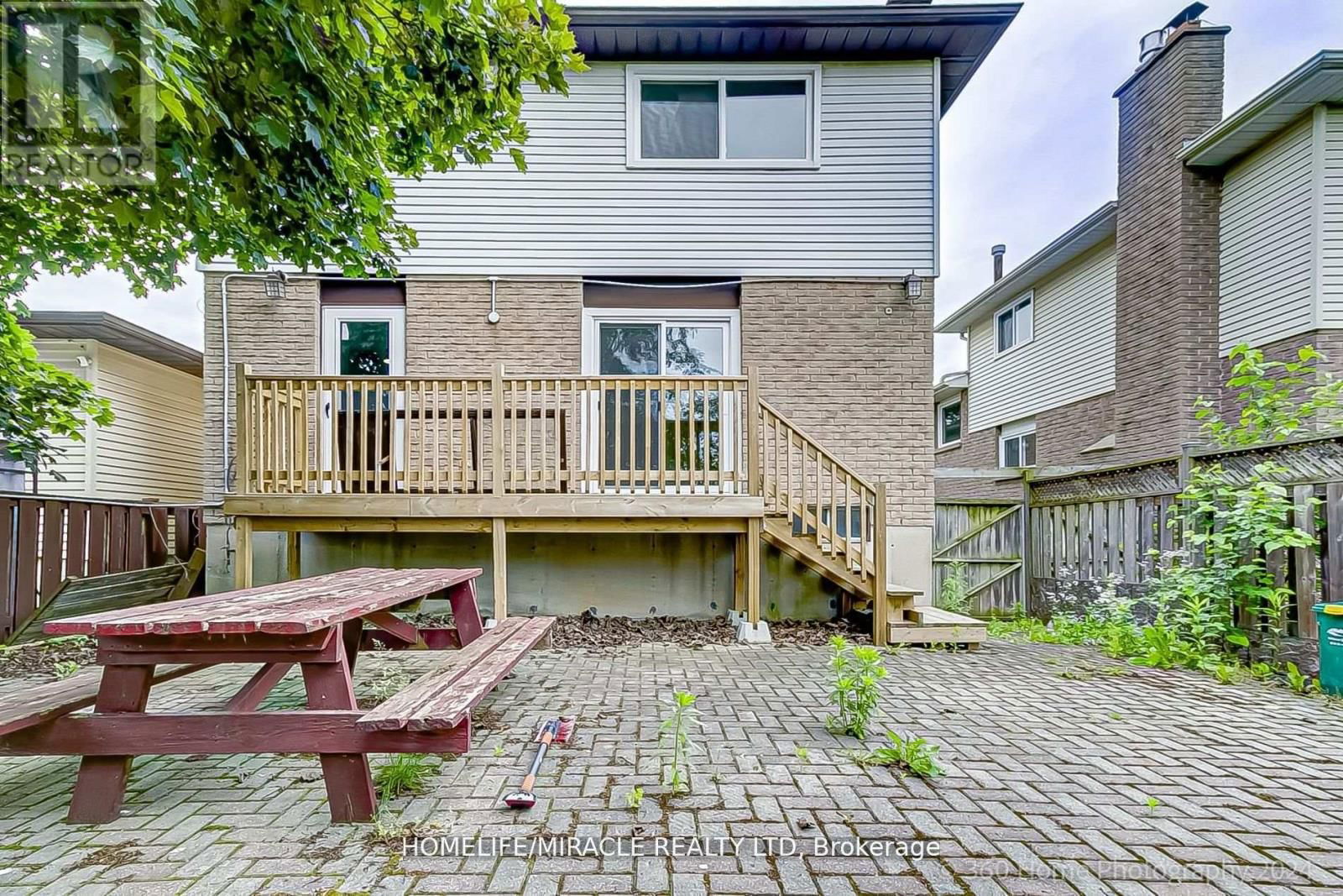 581 HAYWARD CRESCENT Image 28