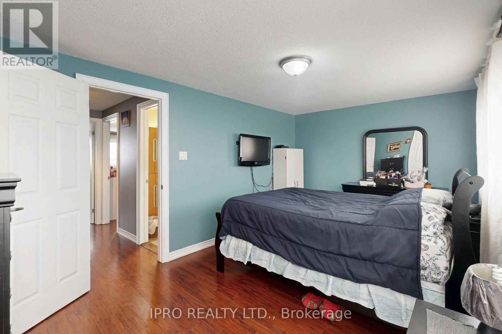 238 ROYAL SALISBURY WAY Image 28