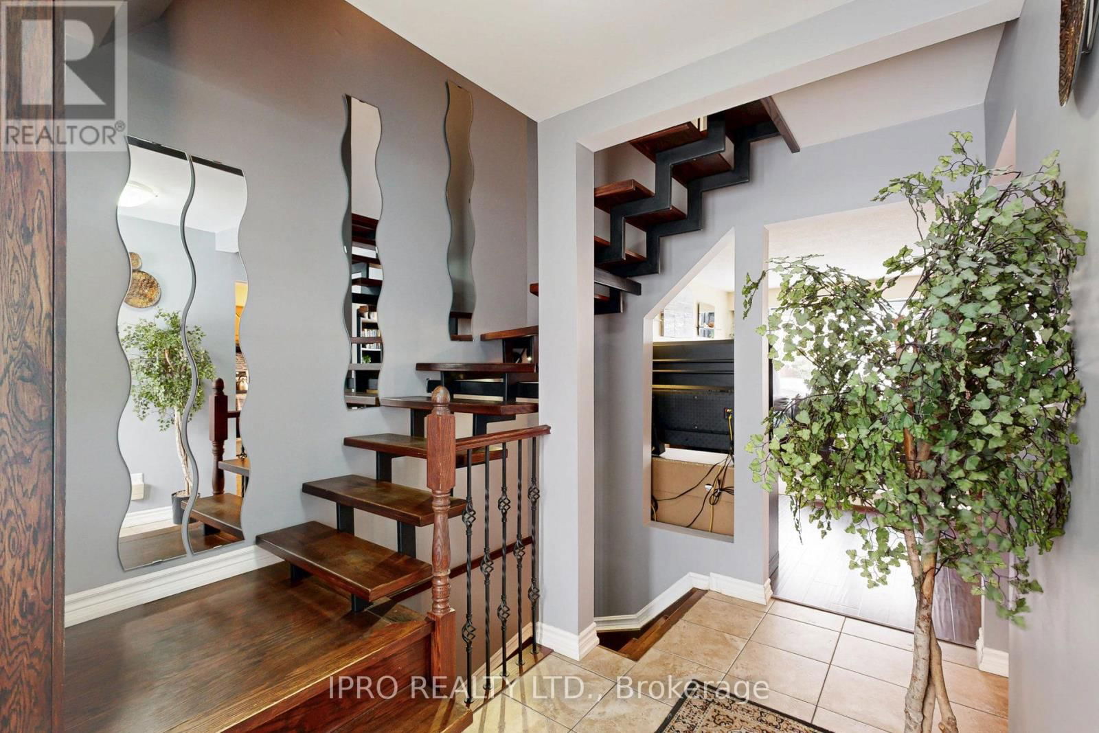 238 ROYAL SALISBURY WAY Image 3