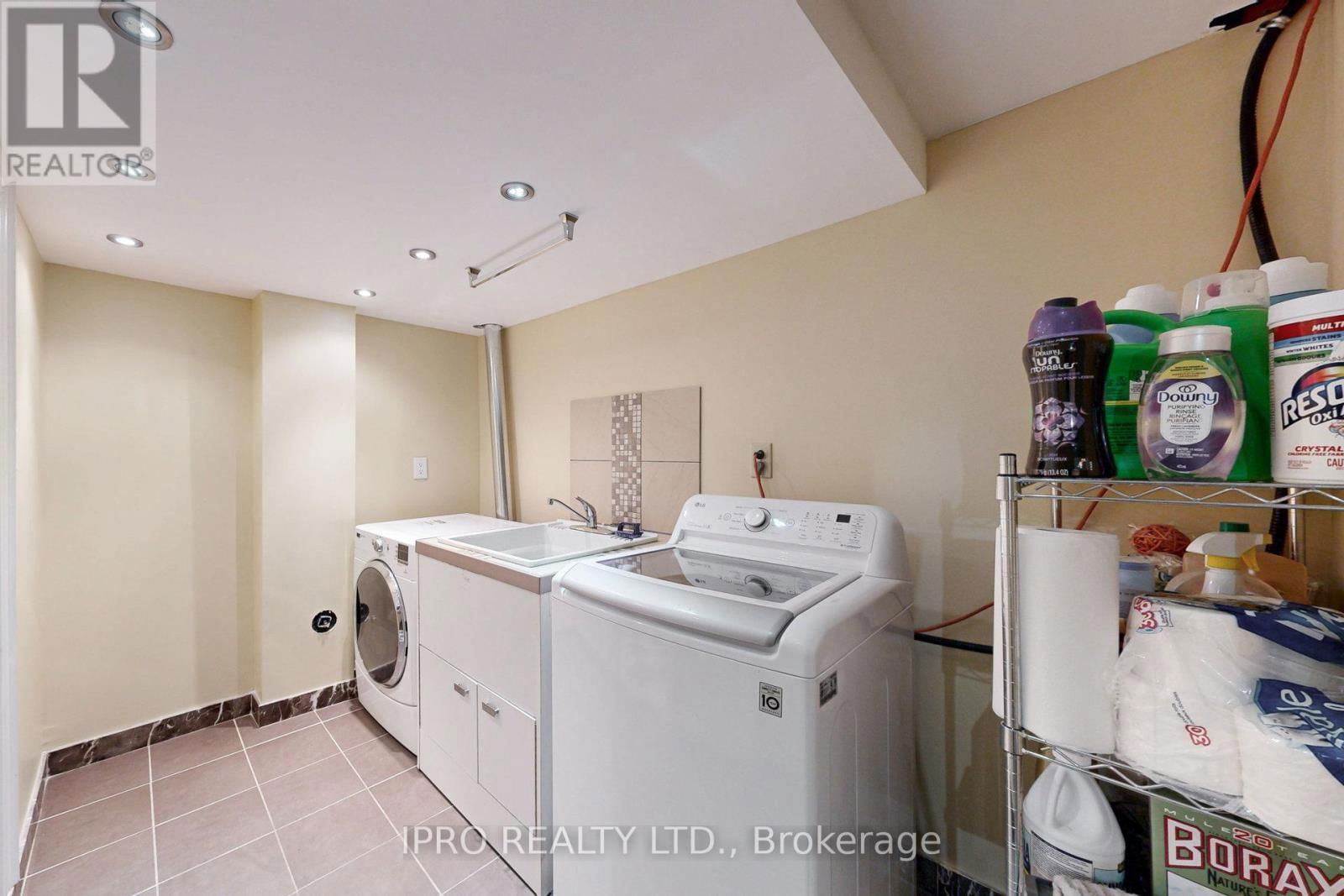 238 ROYAL SALISBURY WAY Image 36