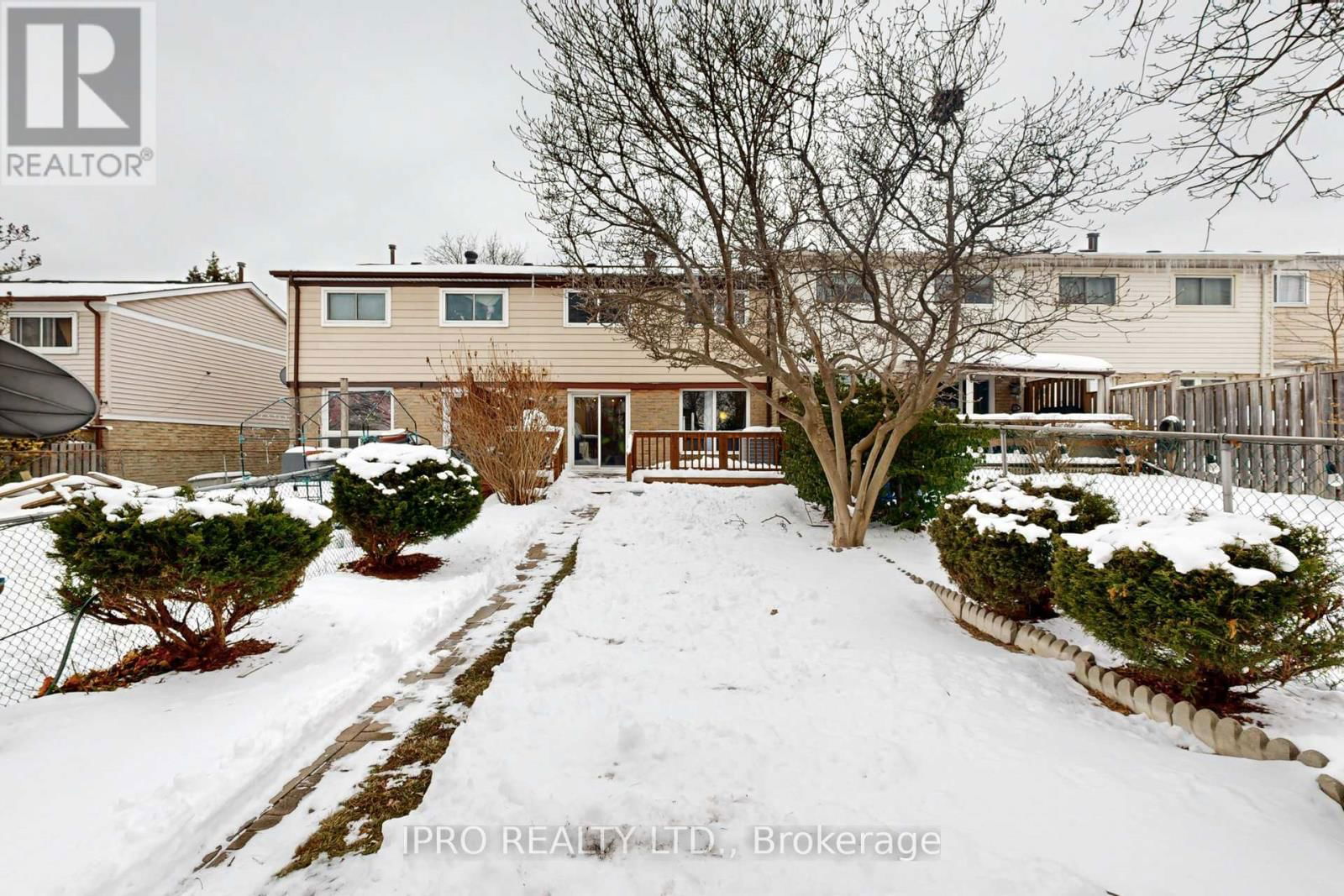 238 ROYAL SALISBURY WAY Image 40