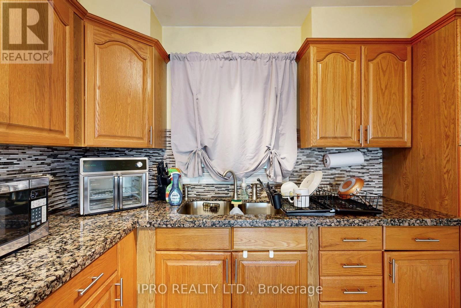 238 ROYAL SALISBURY WAY Image 6