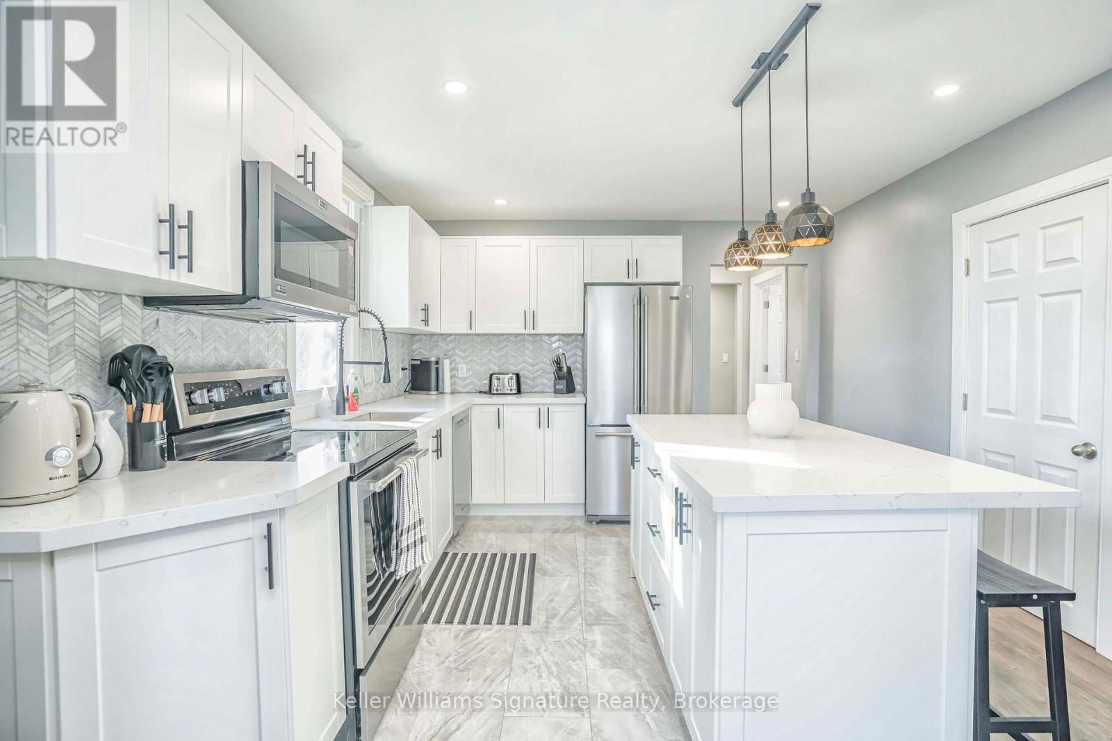 1233 CORIC AVENUE Image 11