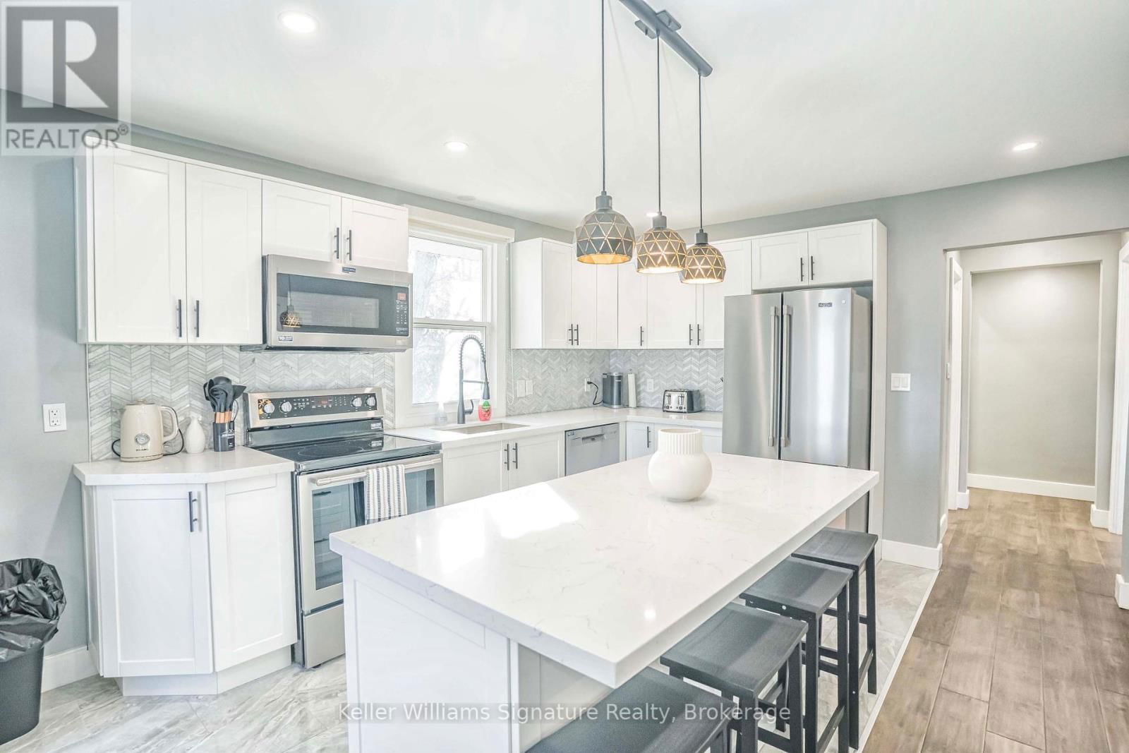 1233 CORIC AVENUE Image 12