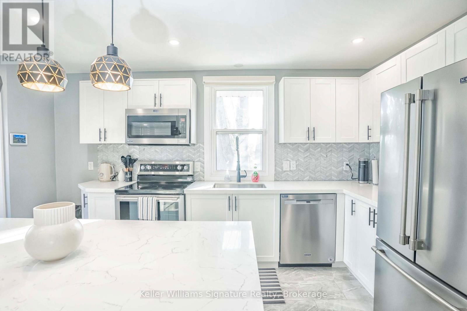 1233 CORIC AVENUE Image 13