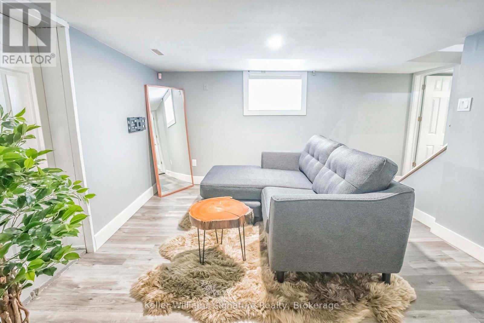 1233 CORIC AVENUE Image 25