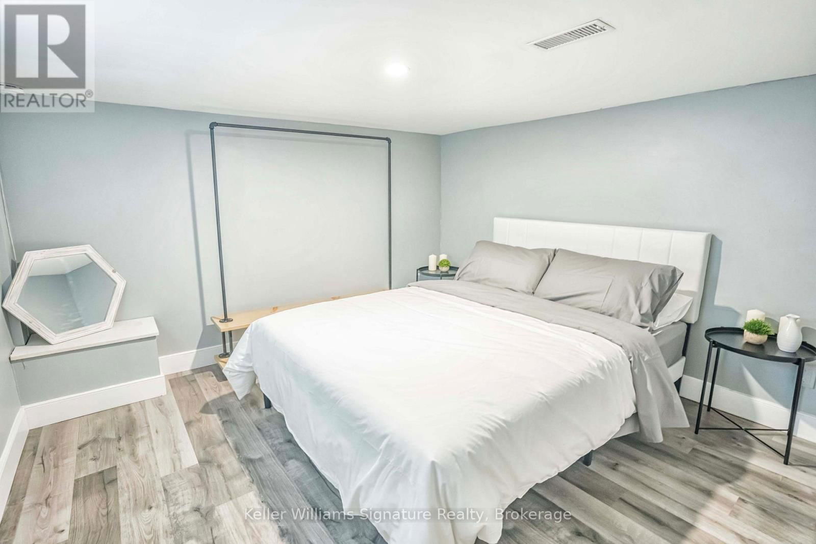 1233 CORIC AVENUE Image 26