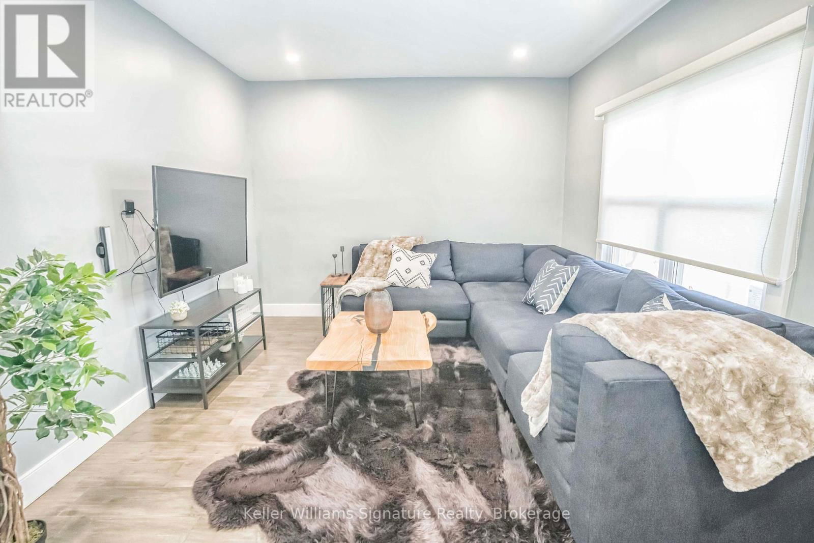 1233 CORIC AVENUE Image 7