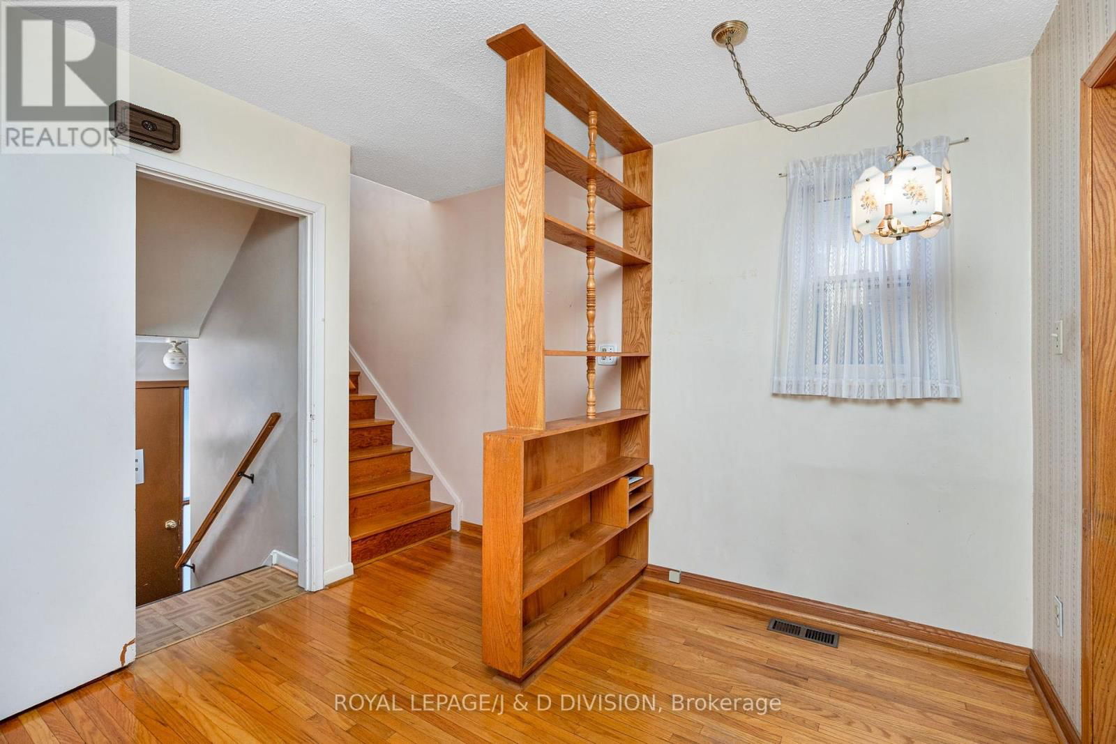 51 EDINBOROUGH COURT Image 14