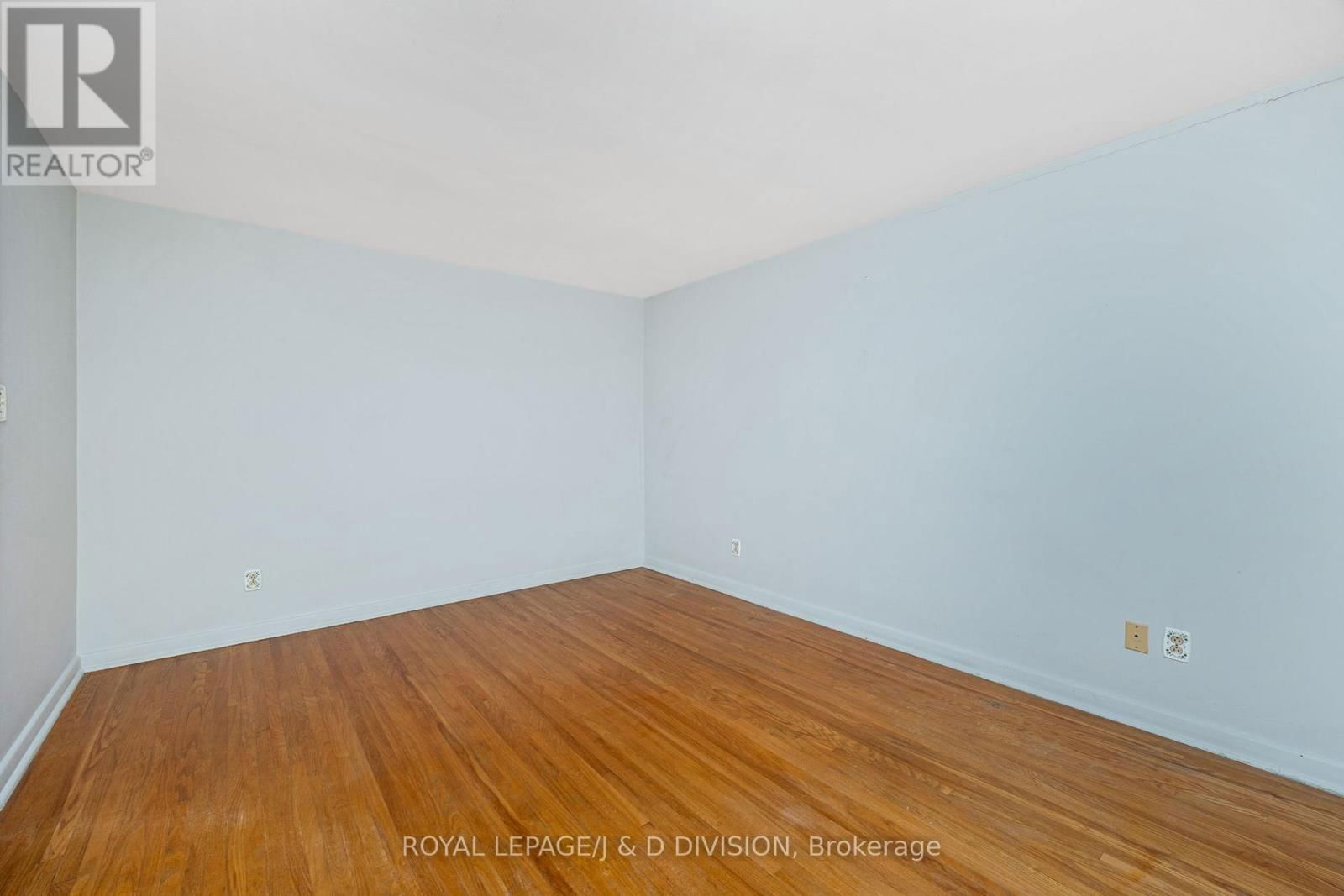 51 EDINBOROUGH COURT Image 16