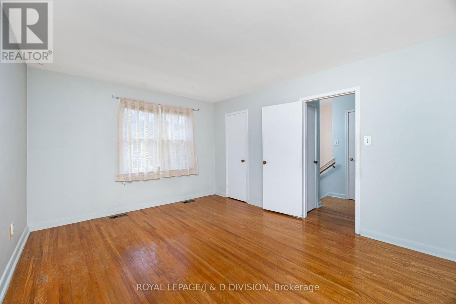51 EDINBOROUGH COURT Image 17