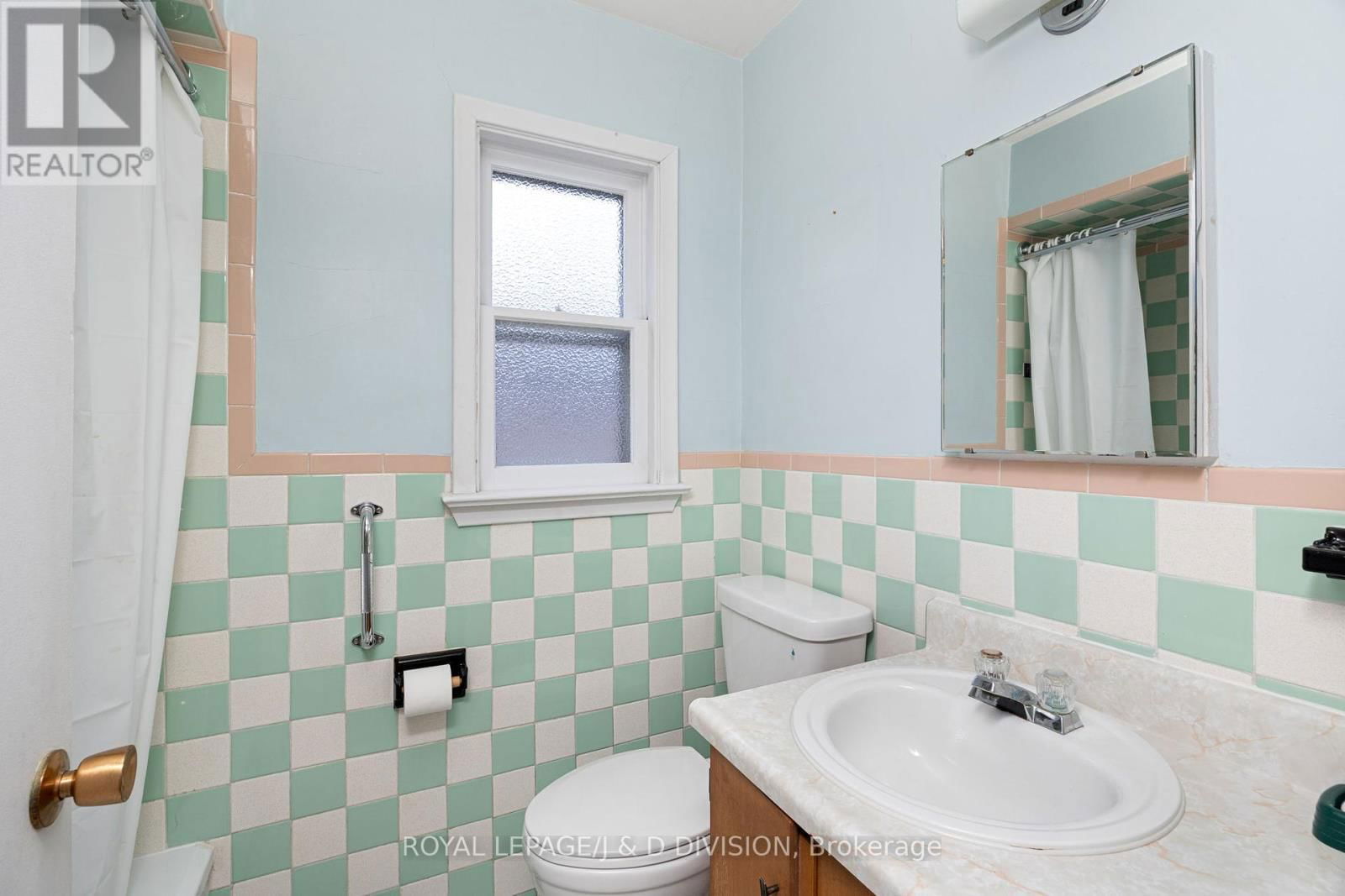 51 EDINBOROUGH COURT Image 21