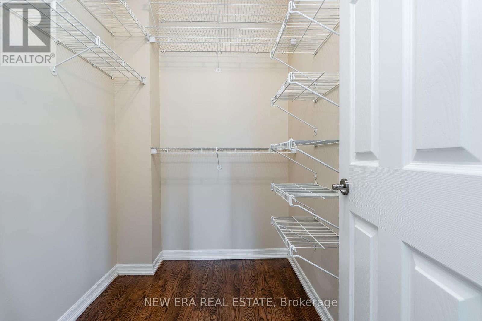 15 - 138 WATERSIDE DRIVE Image 26