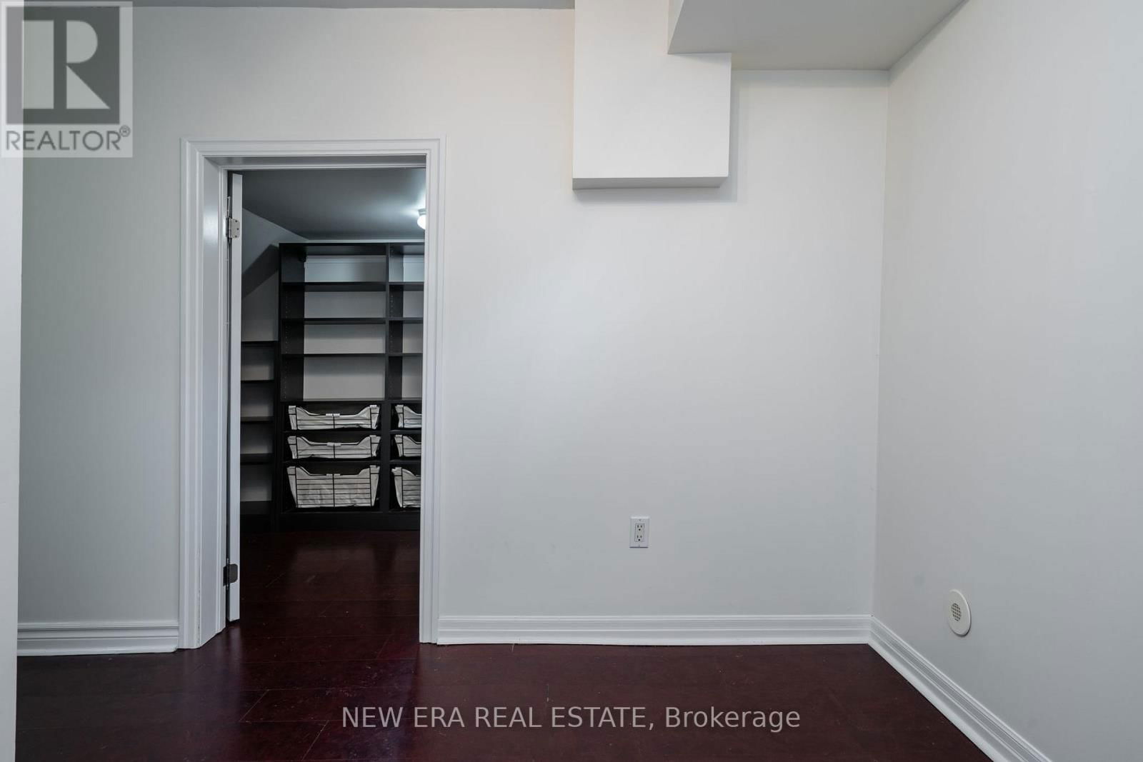 15 - 138 WATERSIDE DRIVE Image 30