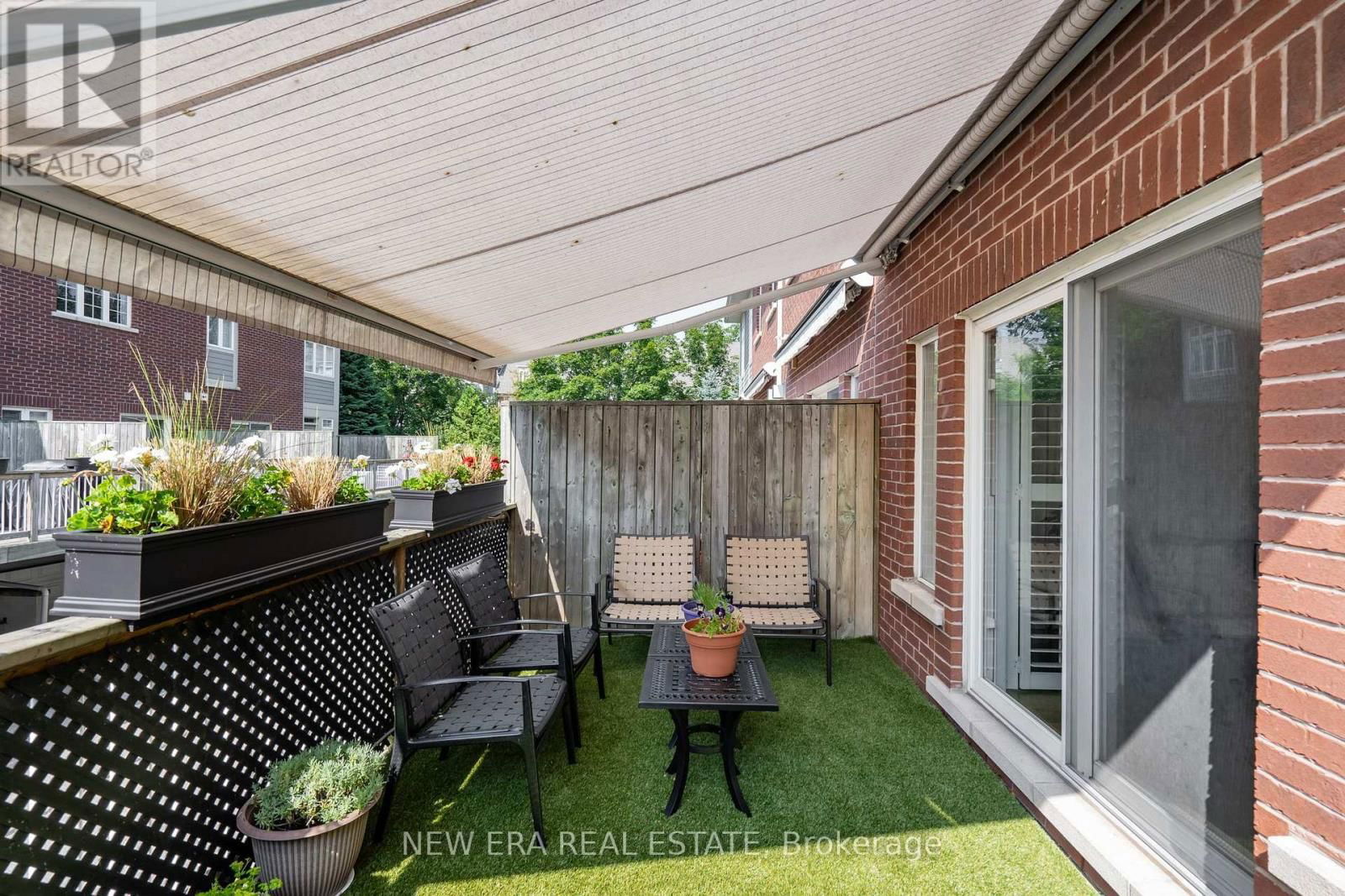 15 - 138 WATERSIDE DRIVE Image 32