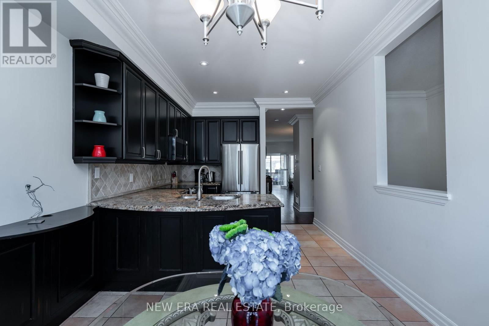 15 - 138 WATERSIDE DRIVE Image 9