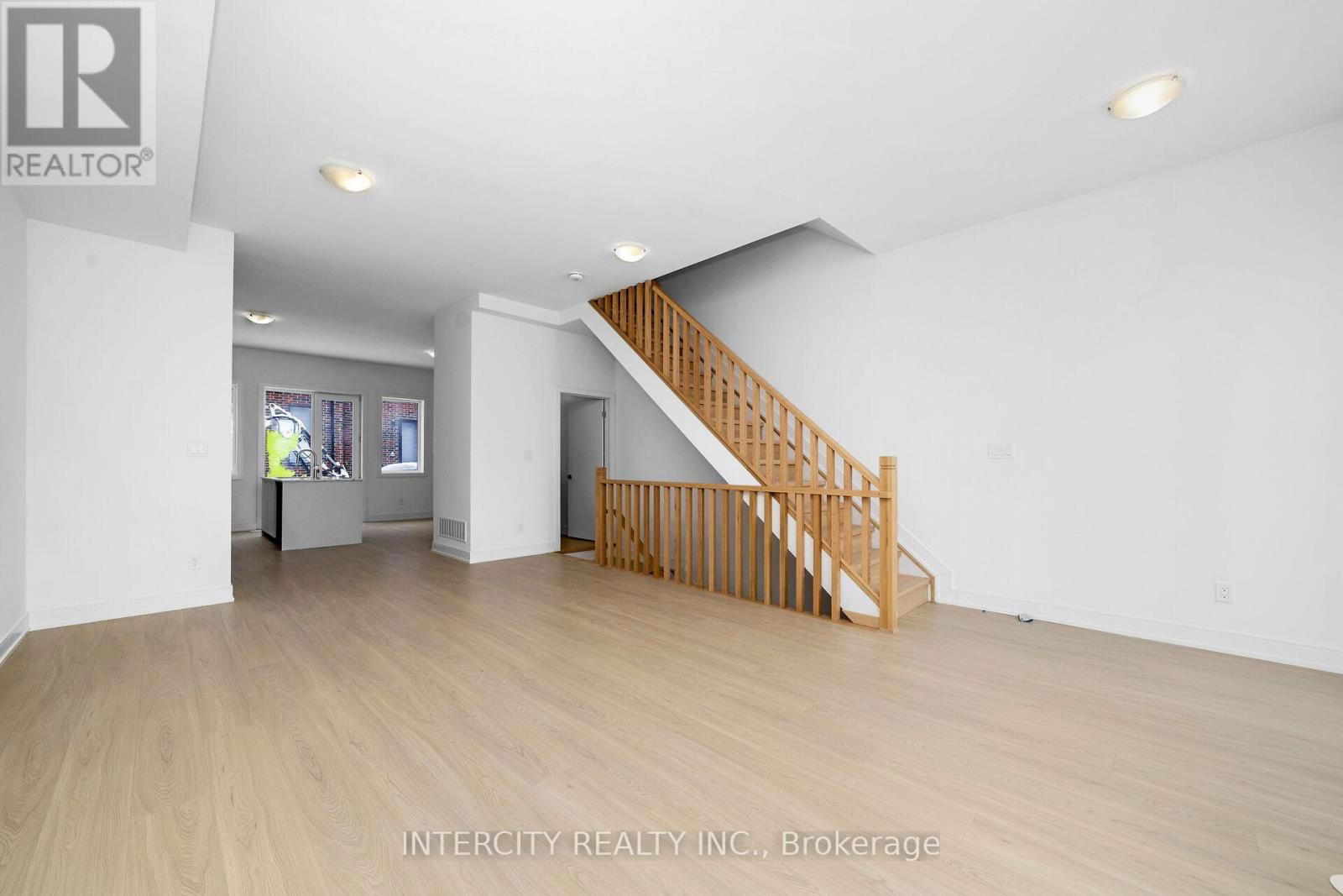23 DESIREE PLACE Image 10