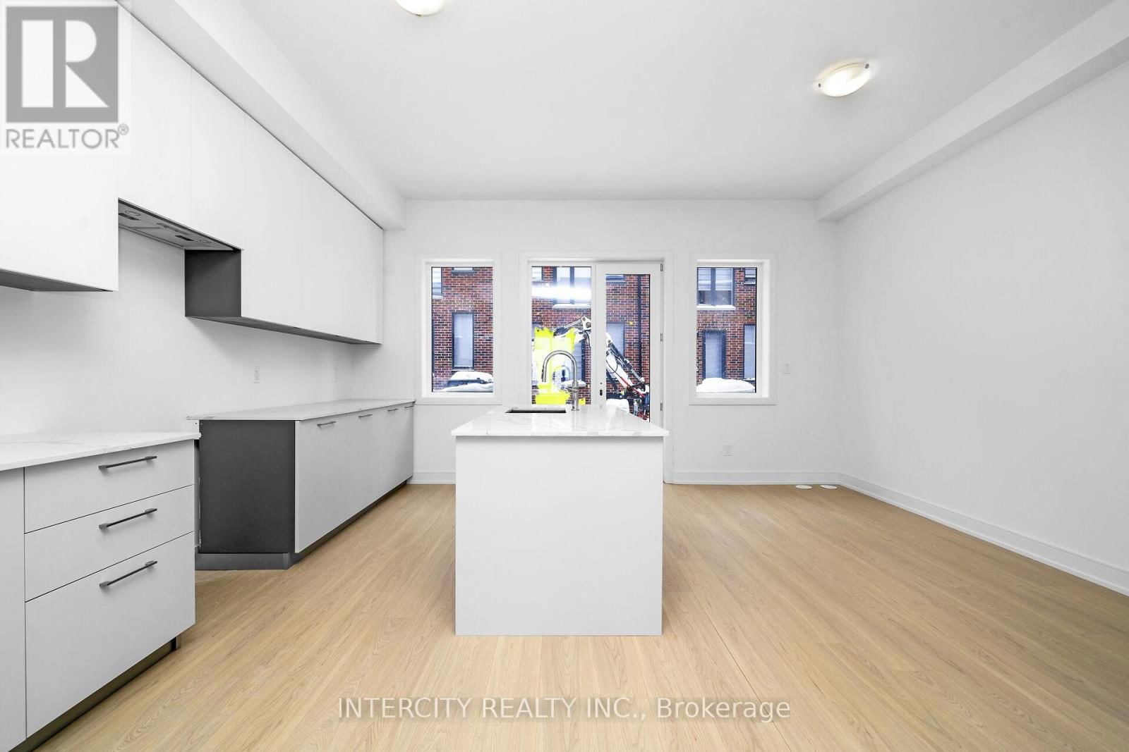 23 DESIREE PLACE Image 12