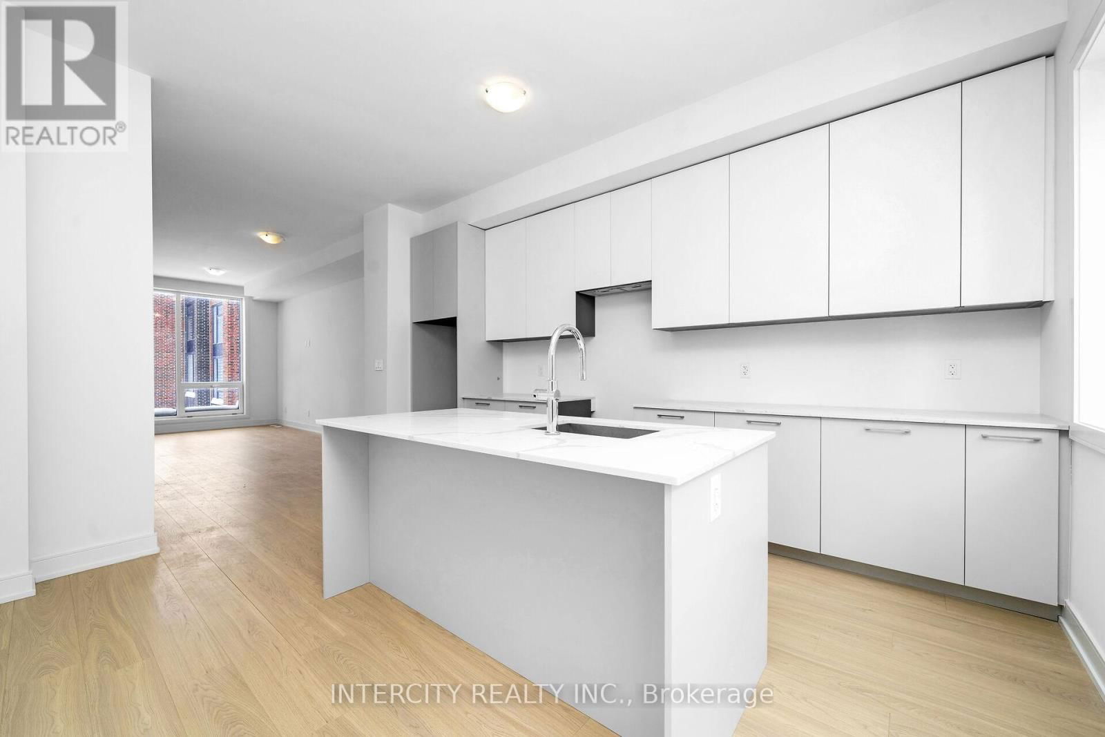 23 DESIREE PLACE Image 14