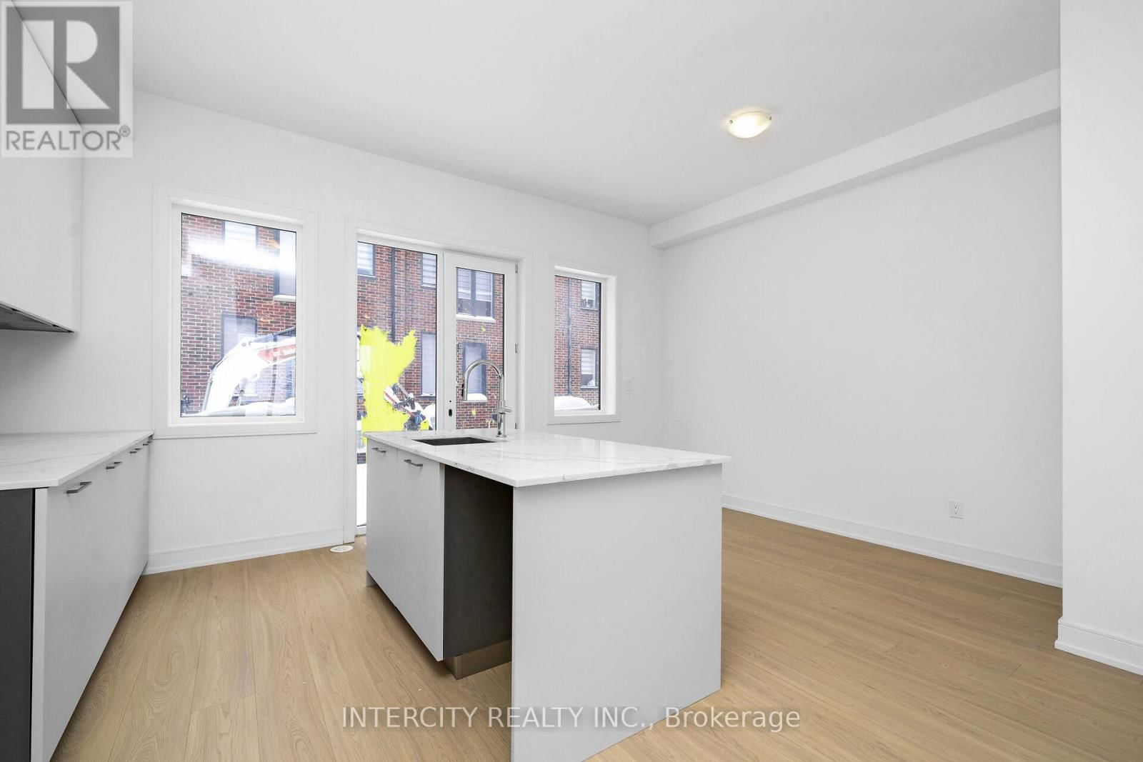23 DESIREE PLACE Image 16