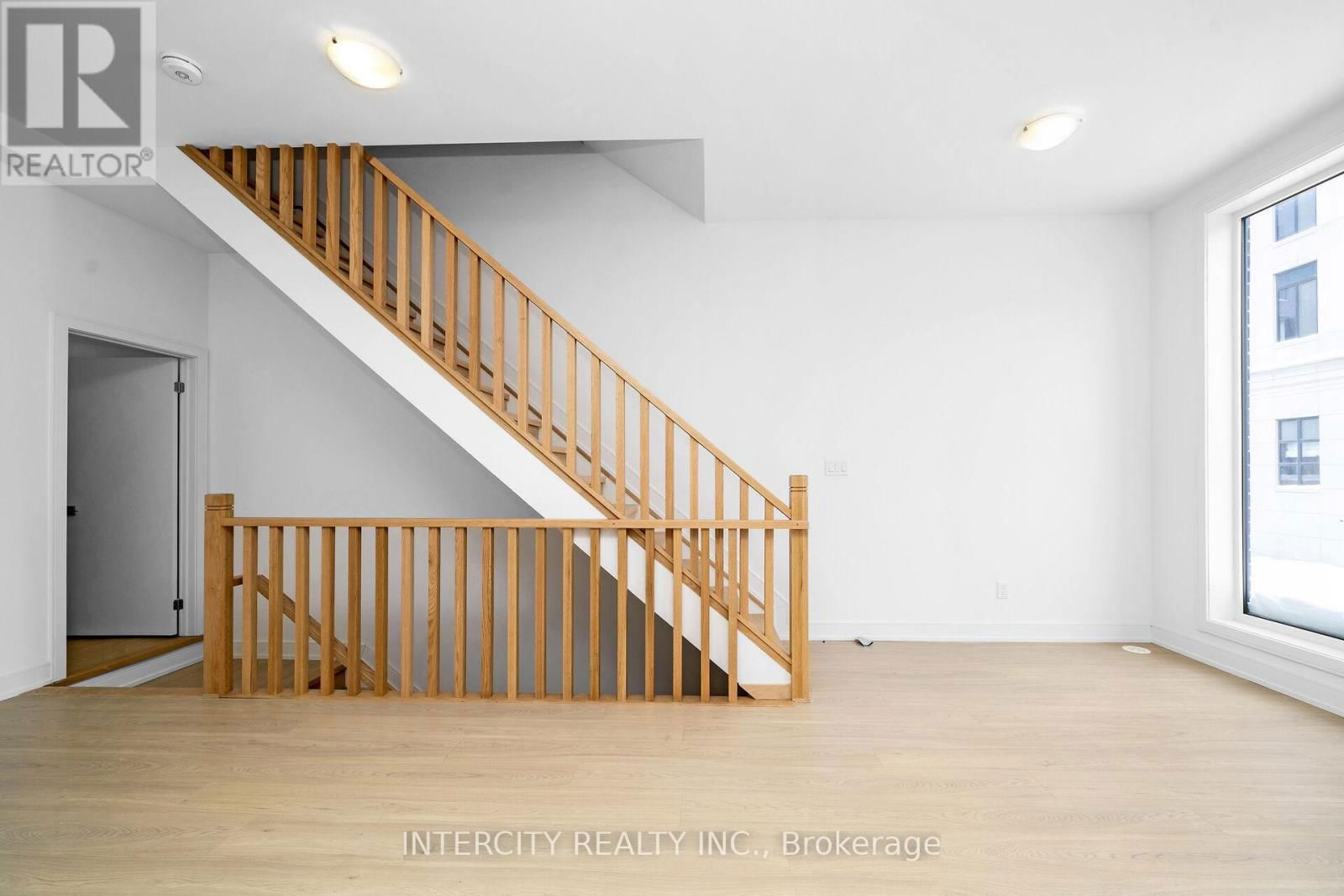 23 DESIREE PLACE Image 18