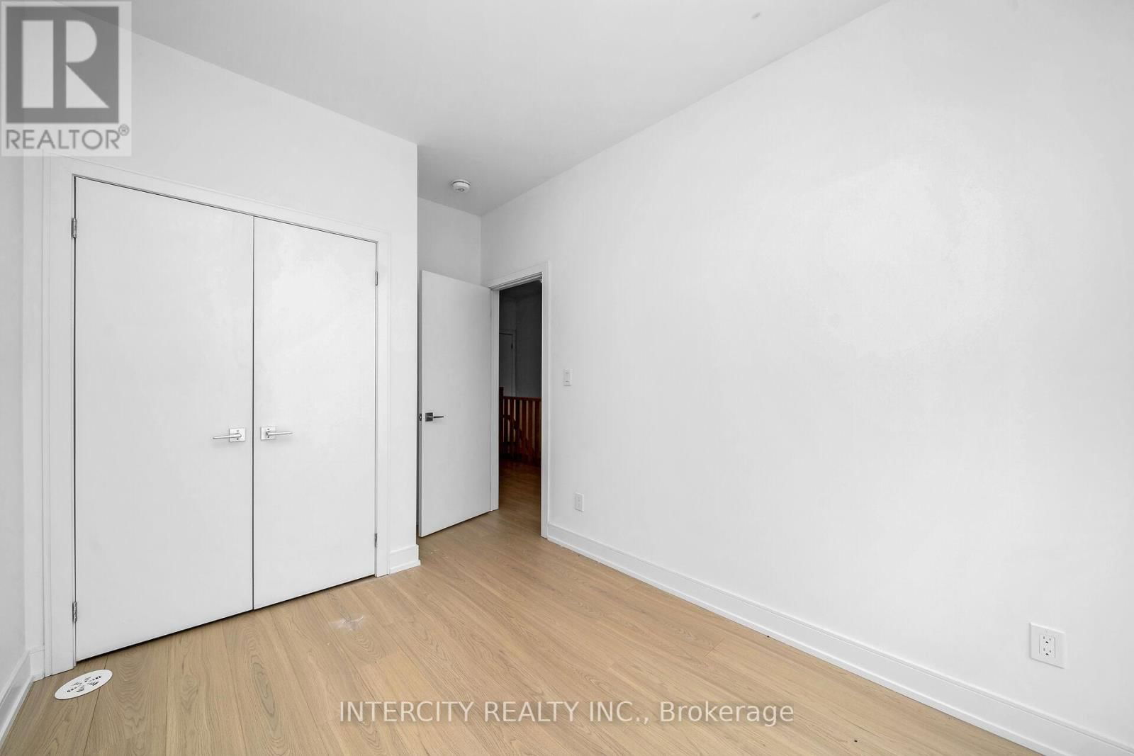 23 DESIREE PLACE Image 27