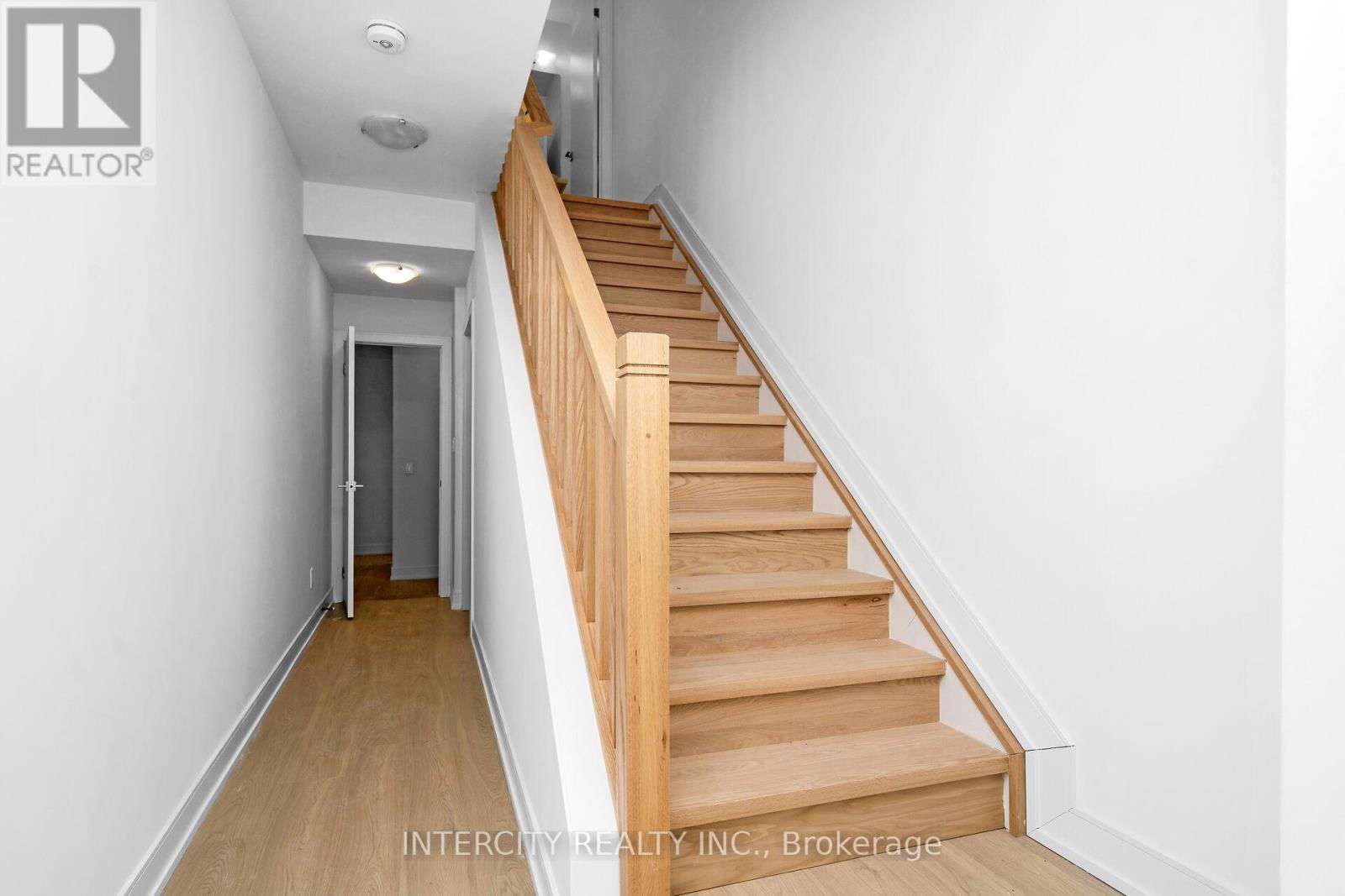 23 DESIREE PLACE Image 4