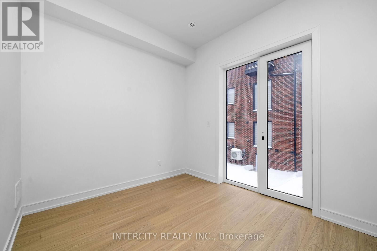 6 WYLIE STREET Image 15