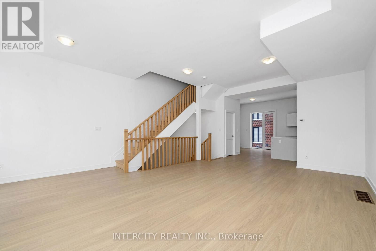 6 WYLIE STREET Image 19