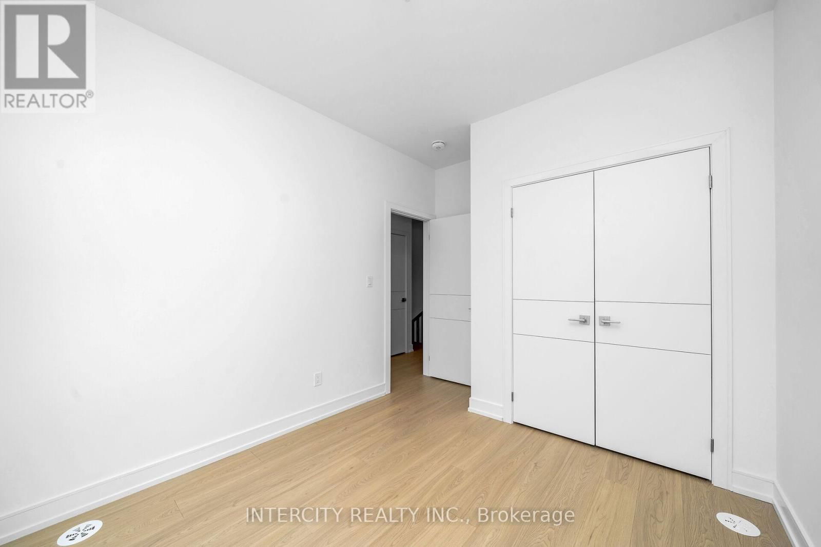6 WYLIE STREET Image 31