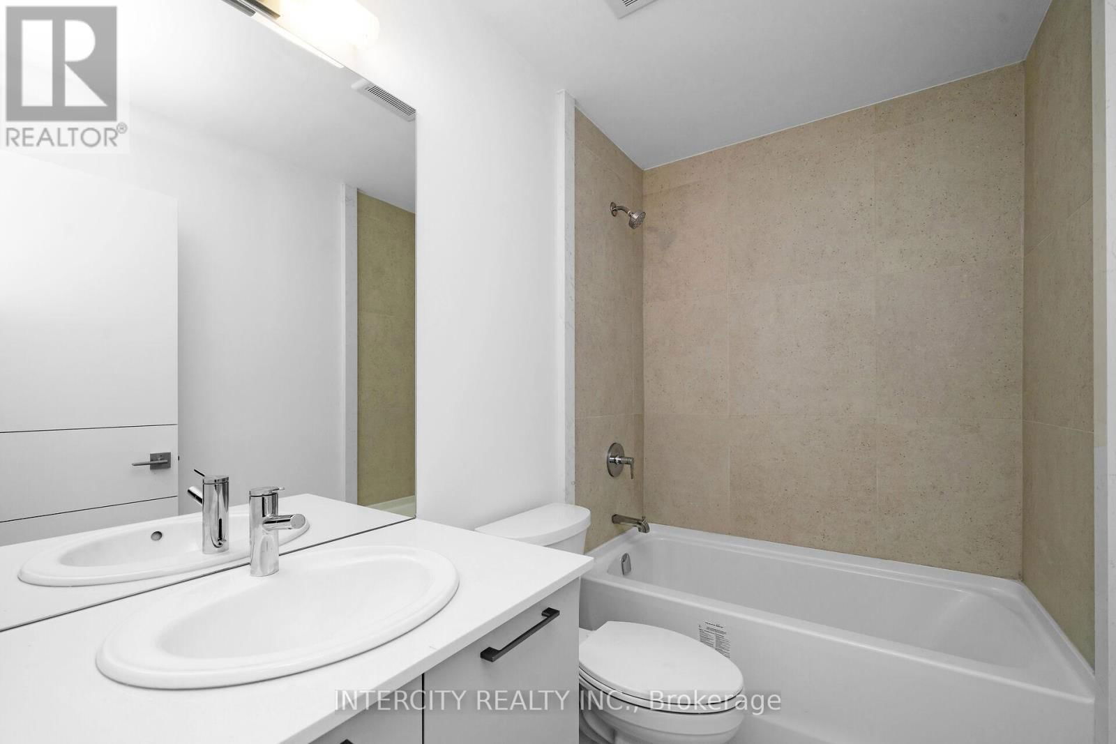 6 WYLIE STREET Image 32