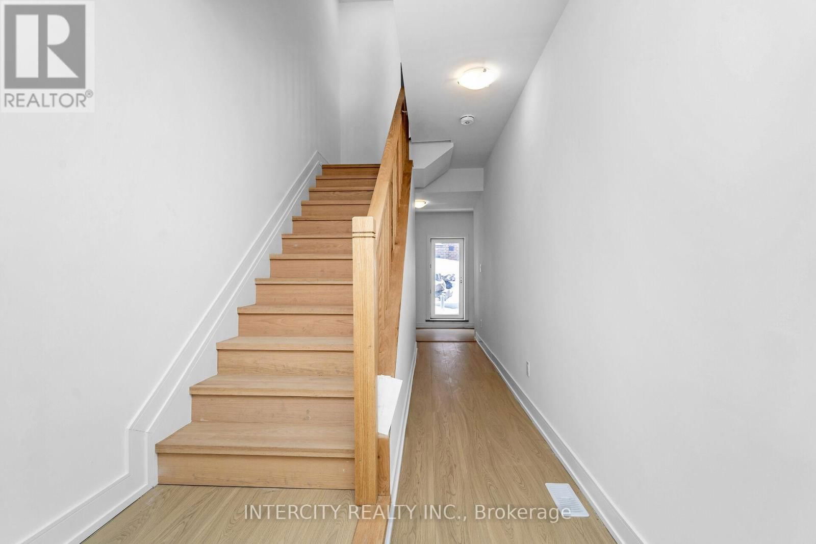 6 WYLIE STREET Image 4