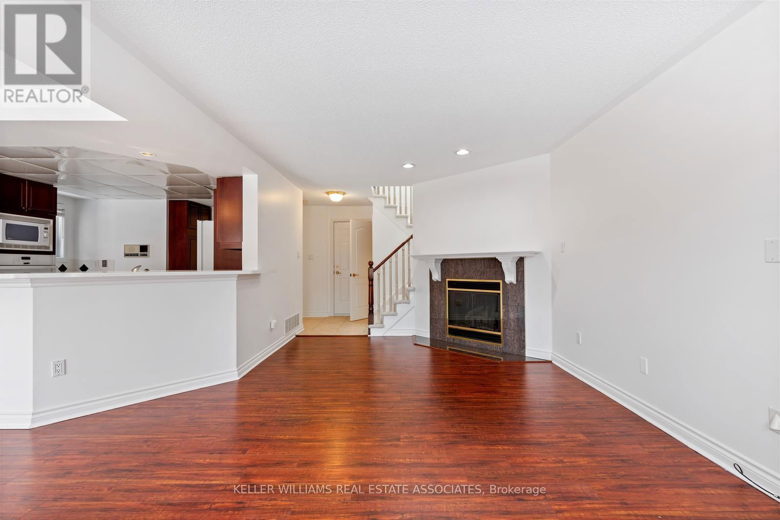 60 - 5480 GLEN ERIN DRIVE Image 10
