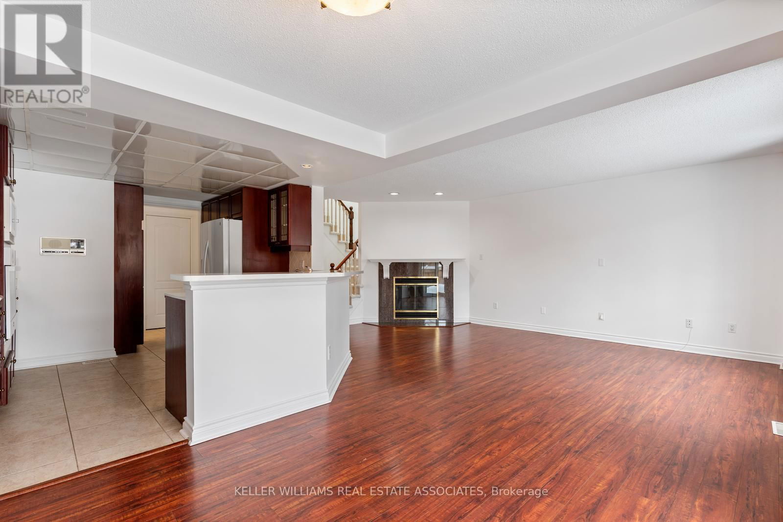 60 - 5480 GLEN ERIN DRIVE Image 6