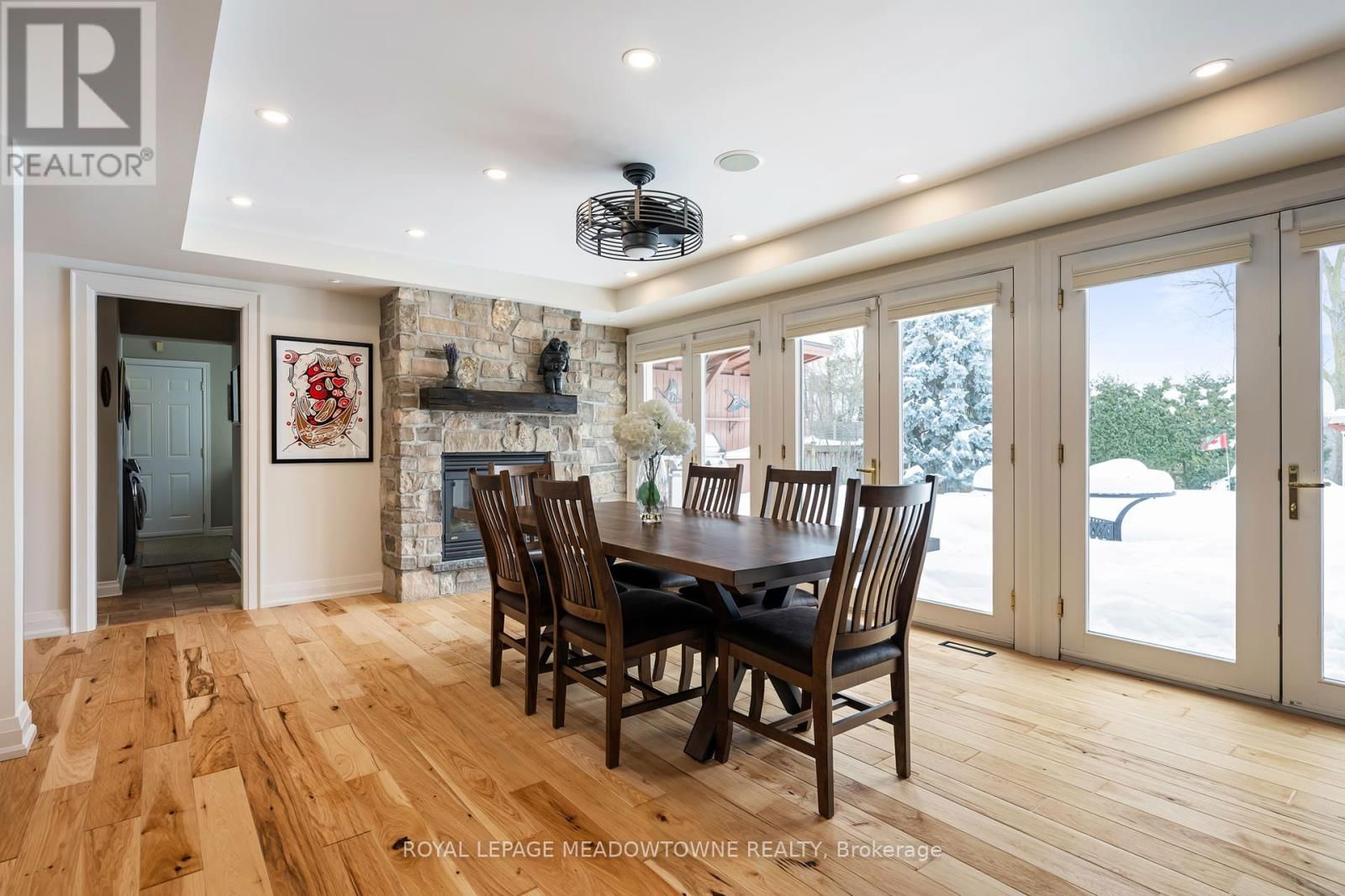 28 PINE TREE CRESCENT Image 12