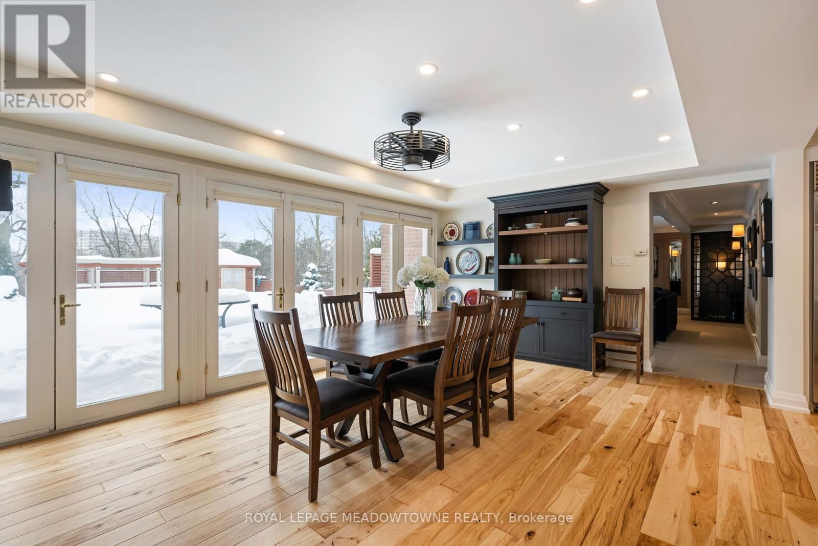 28 PINE TREE CRESCENT Image 13