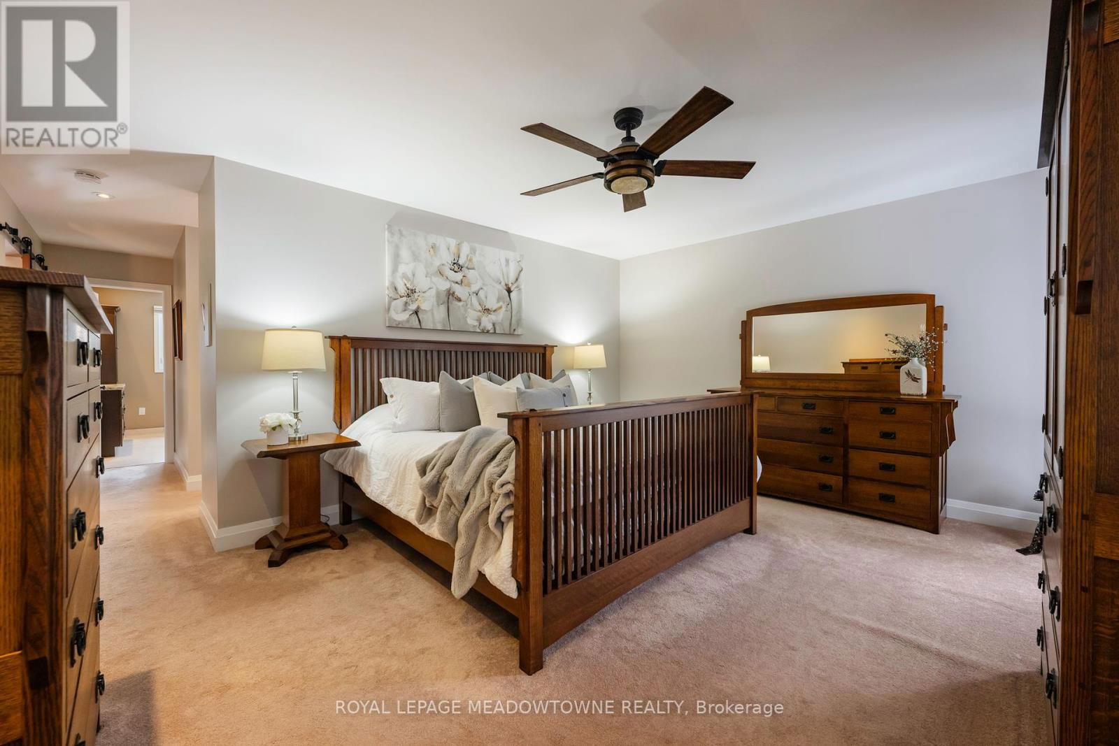 28 PINE TREE CRESCENT Image 23