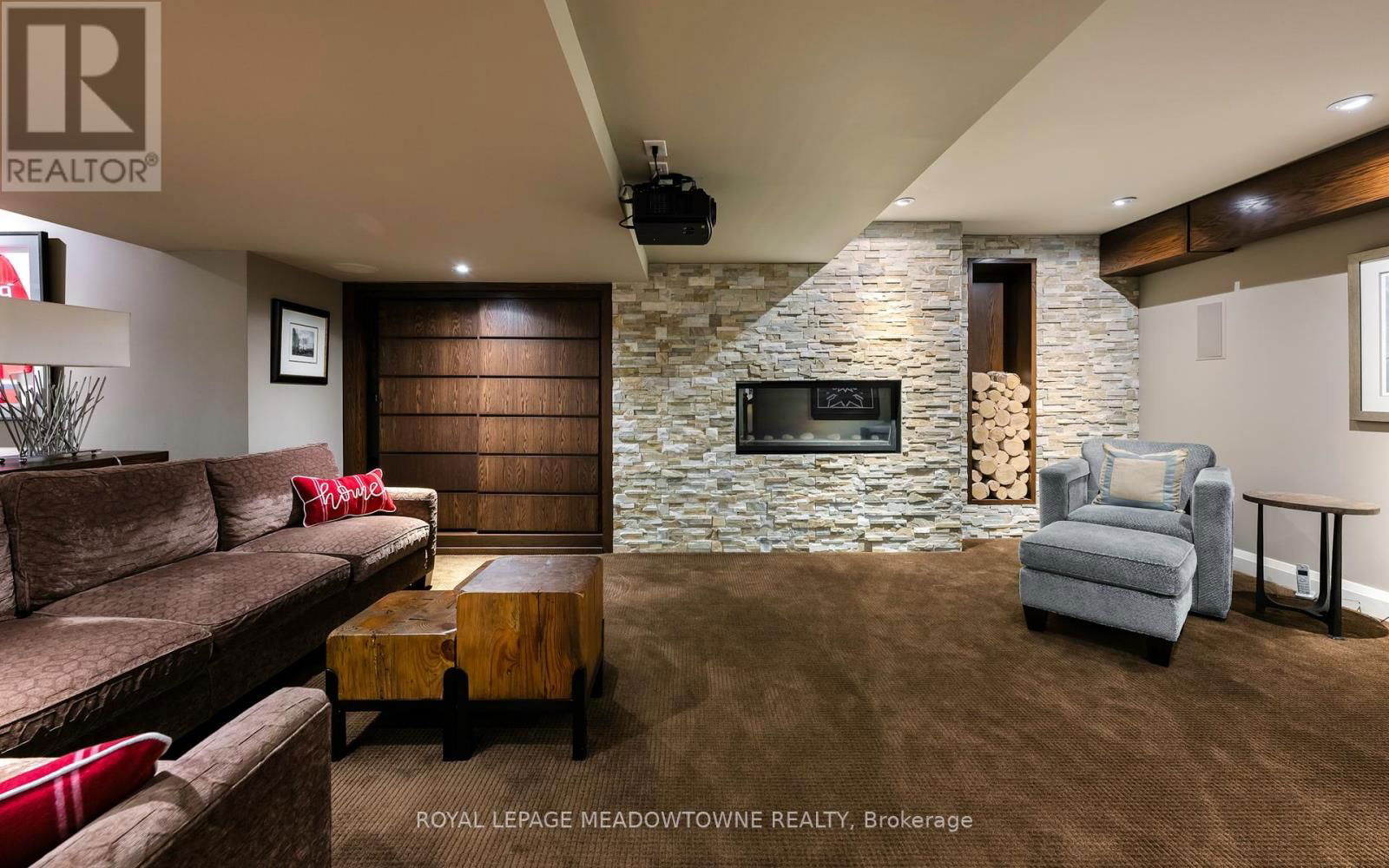 28 PINE TREE CRESCENT Image 37
