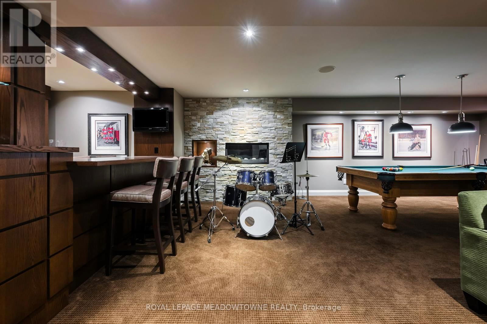 28 PINE TREE CRESCENT Image 39