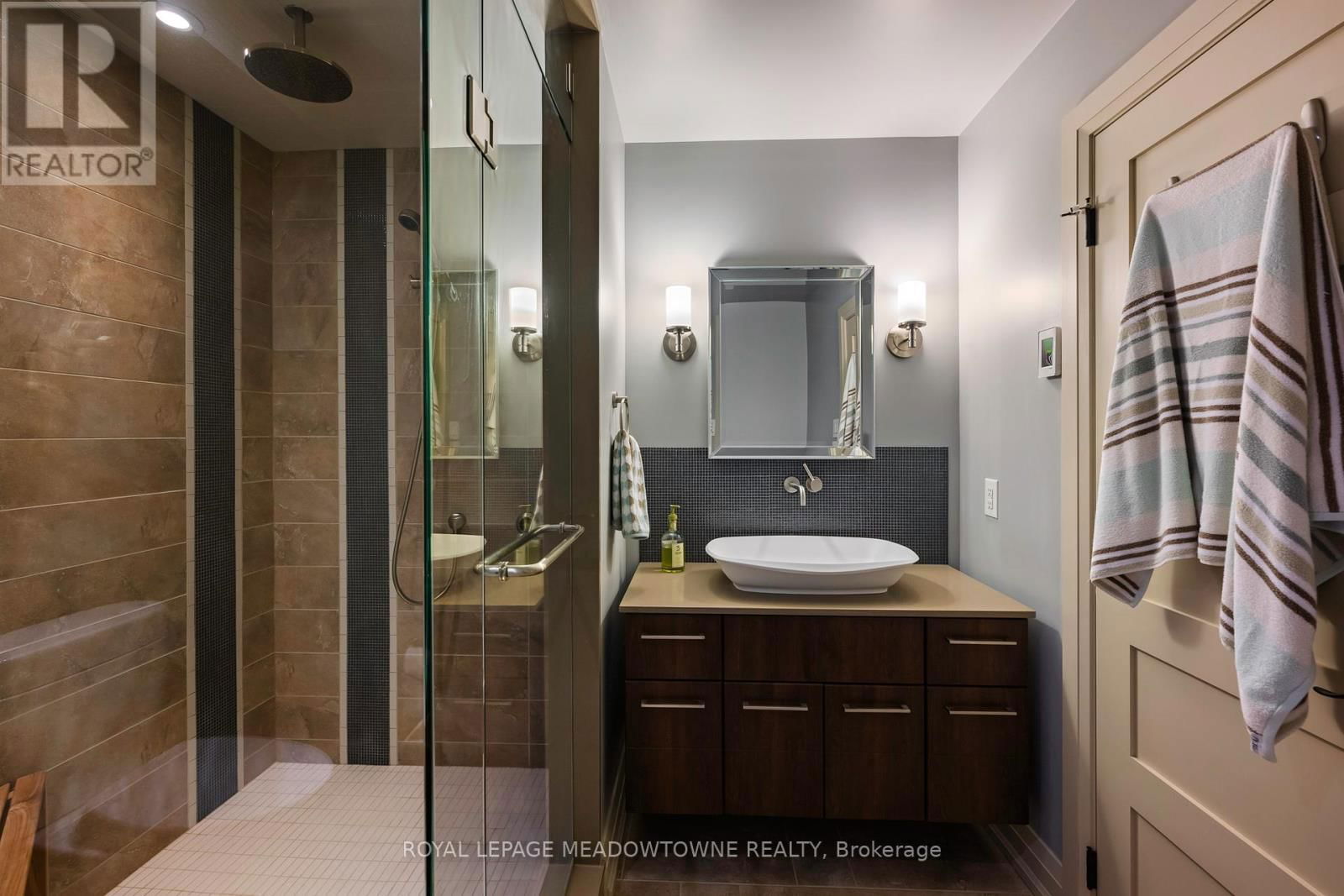28 PINE TREE CRESCENT Image 44