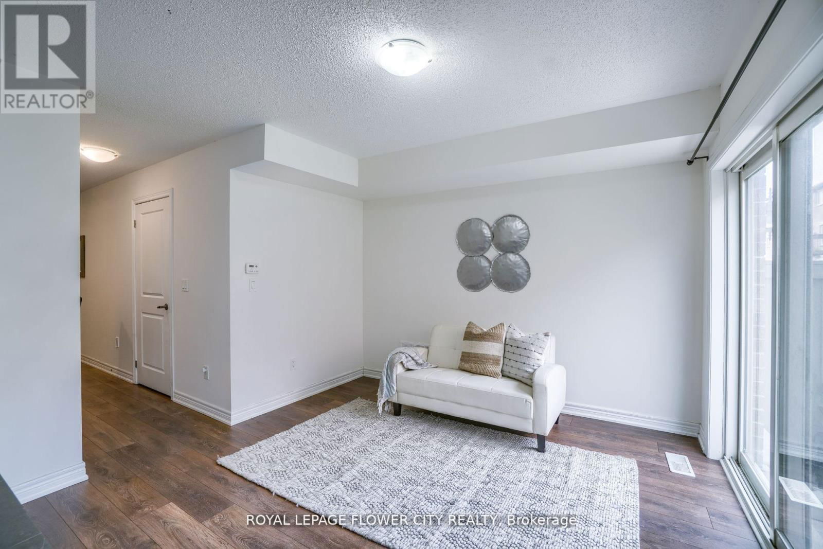 14 FAYE STREET Image 13