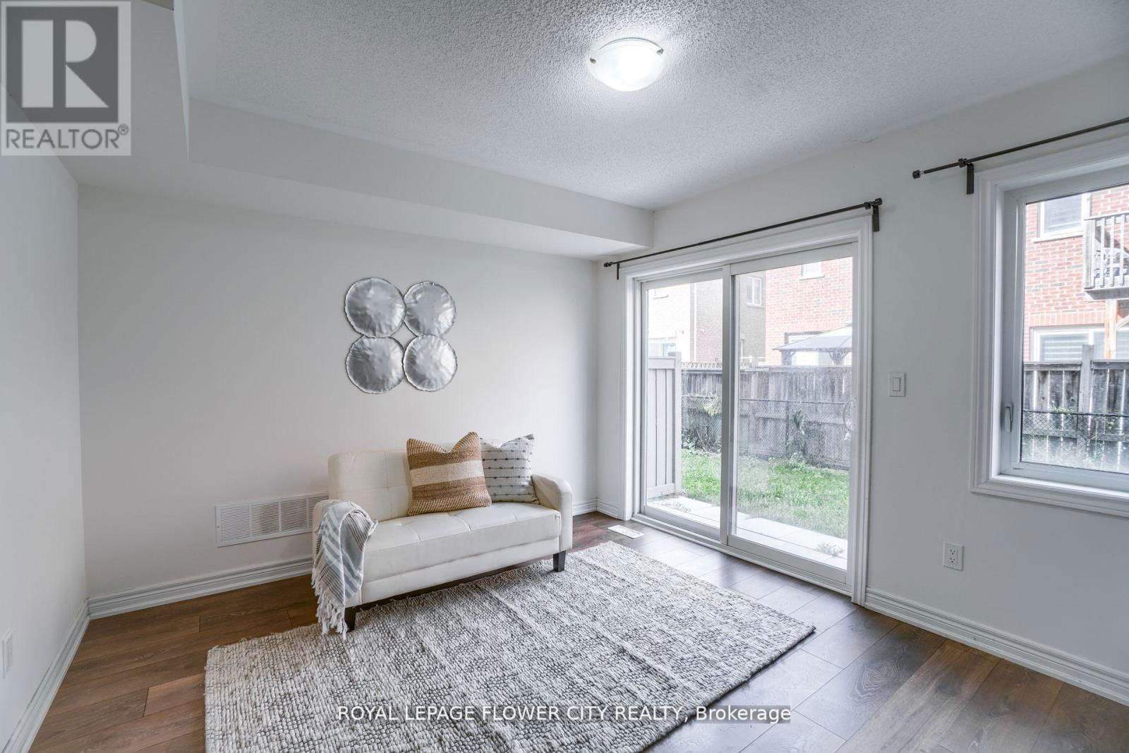 14 FAYE STREET Image 8