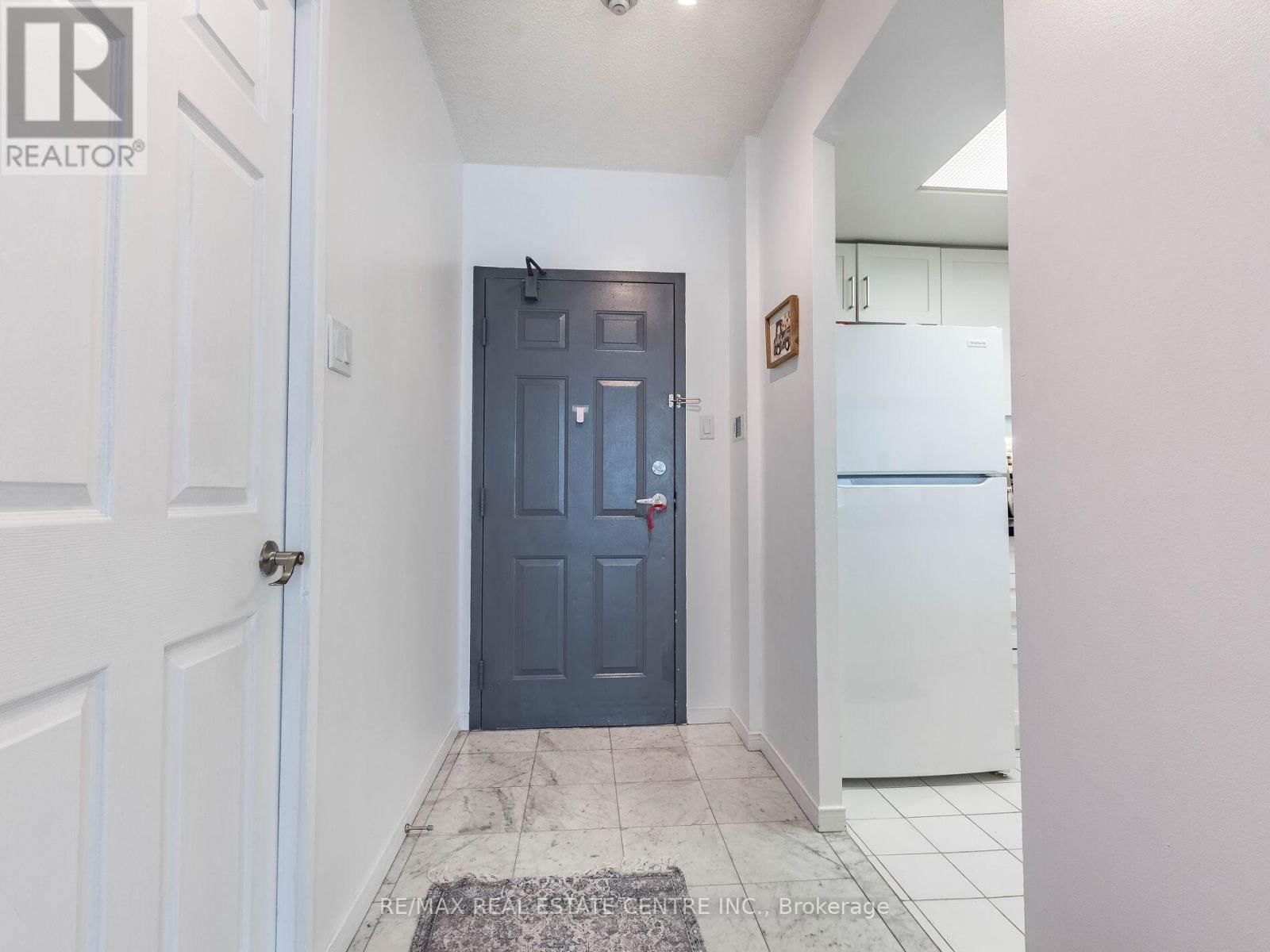 1616 - 250 WEBB DRIVE Image 10
