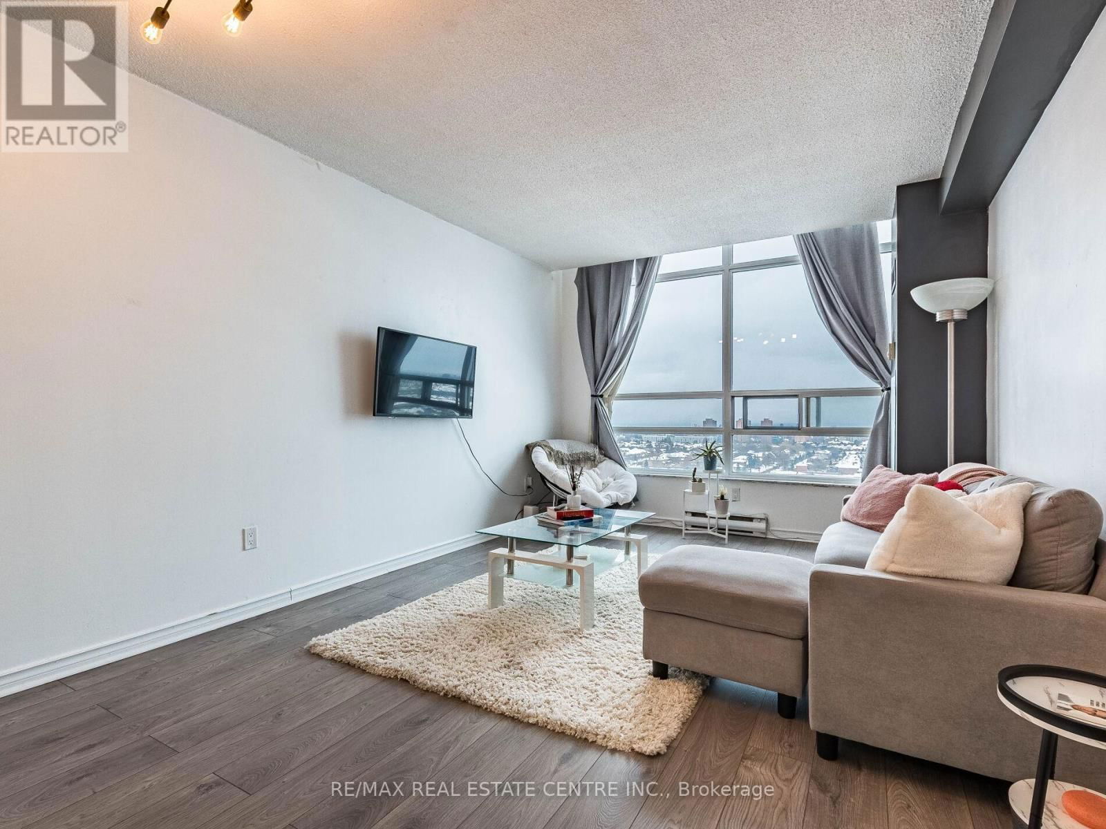 1616 - 250 WEBB DRIVE Image 12