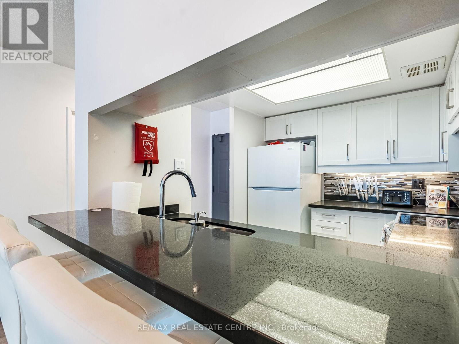 1616 - 250 WEBB DRIVE Image 17
