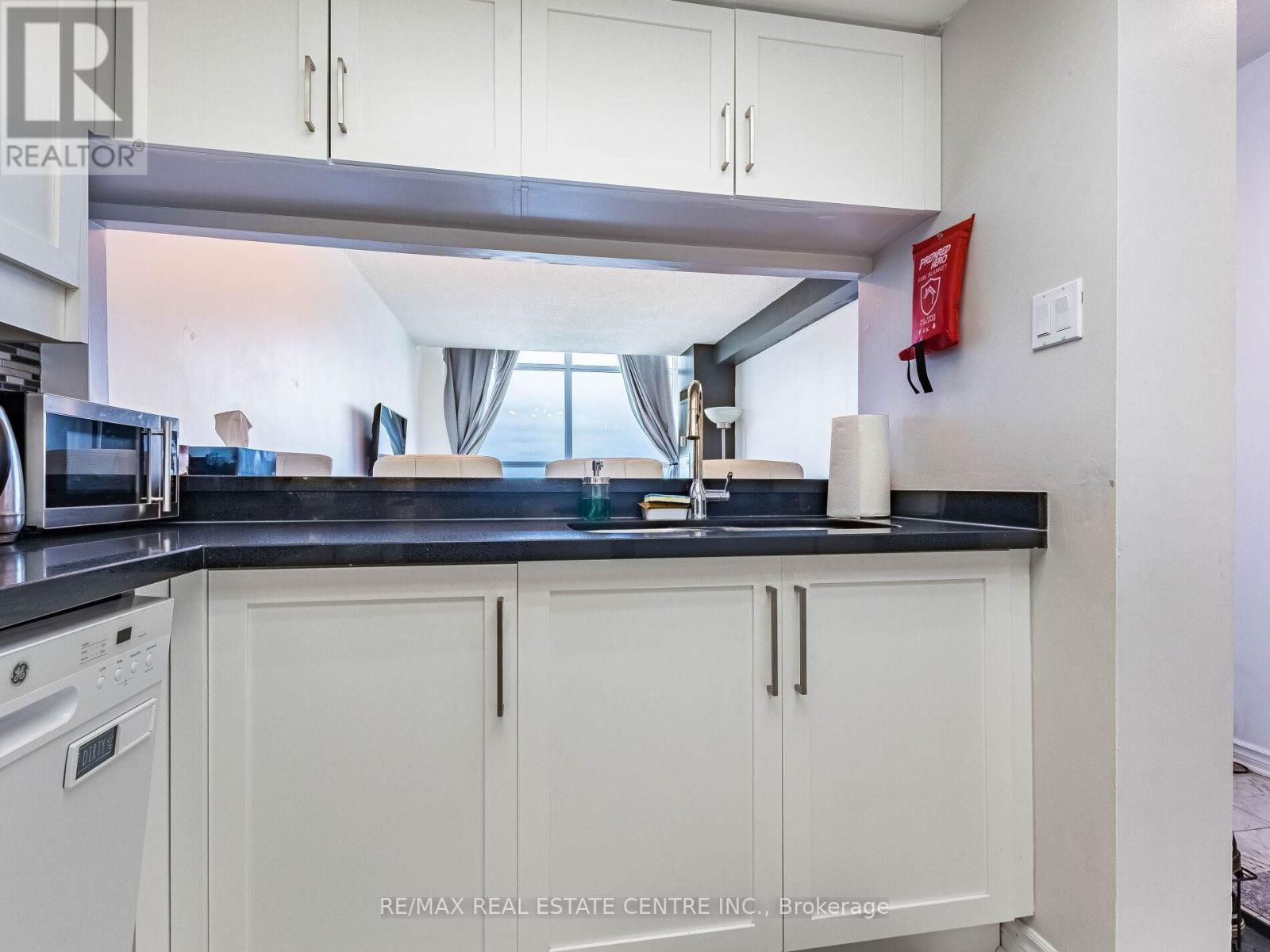 1616 - 250 WEBB DRIVE Image 19