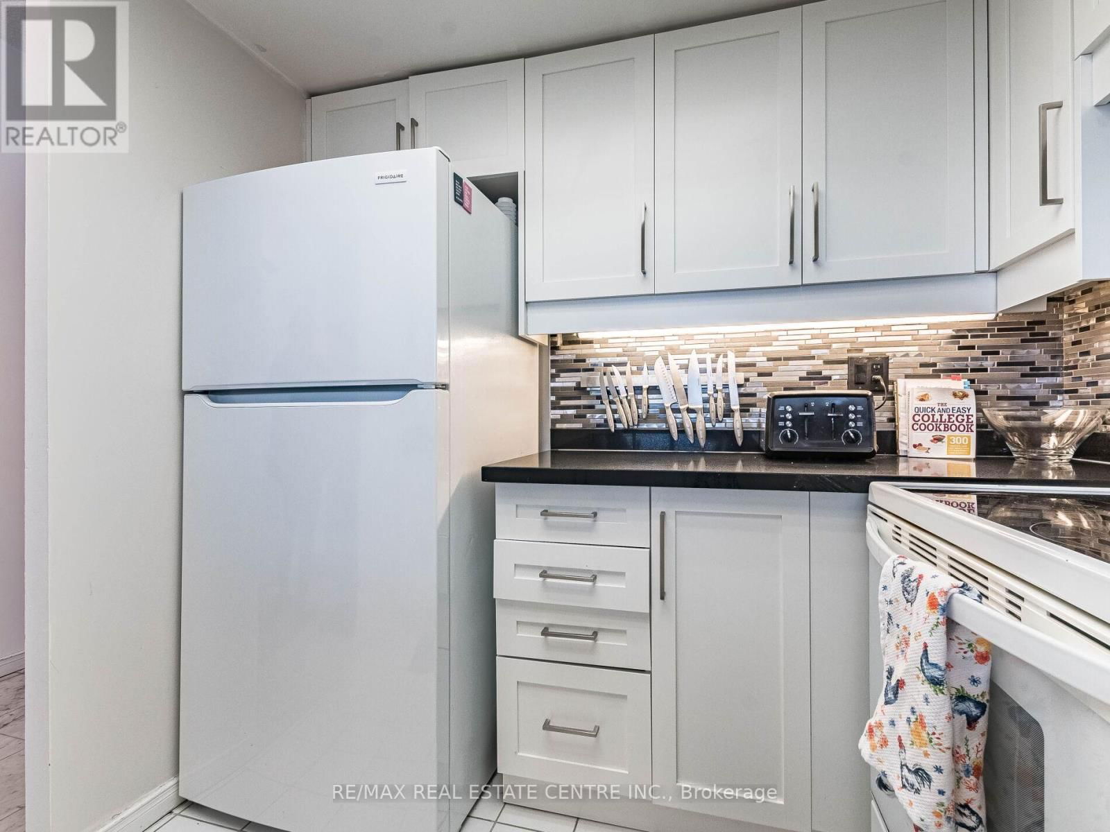 1616 - 250 WEBB DRIVE Image 20
