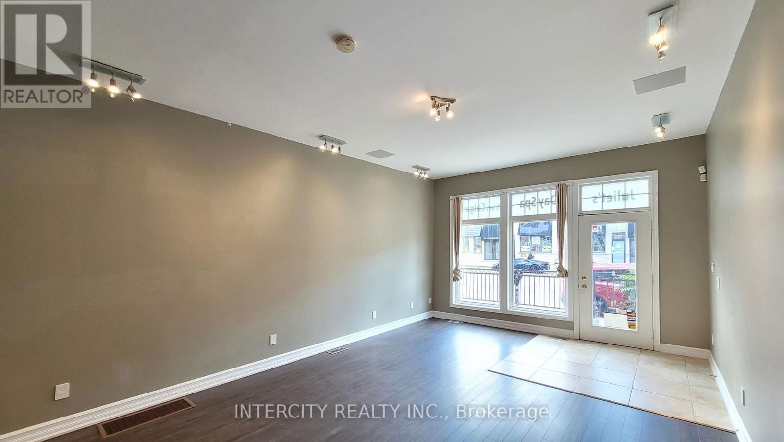 86 LAKESHORE ROAD WEST Image 34