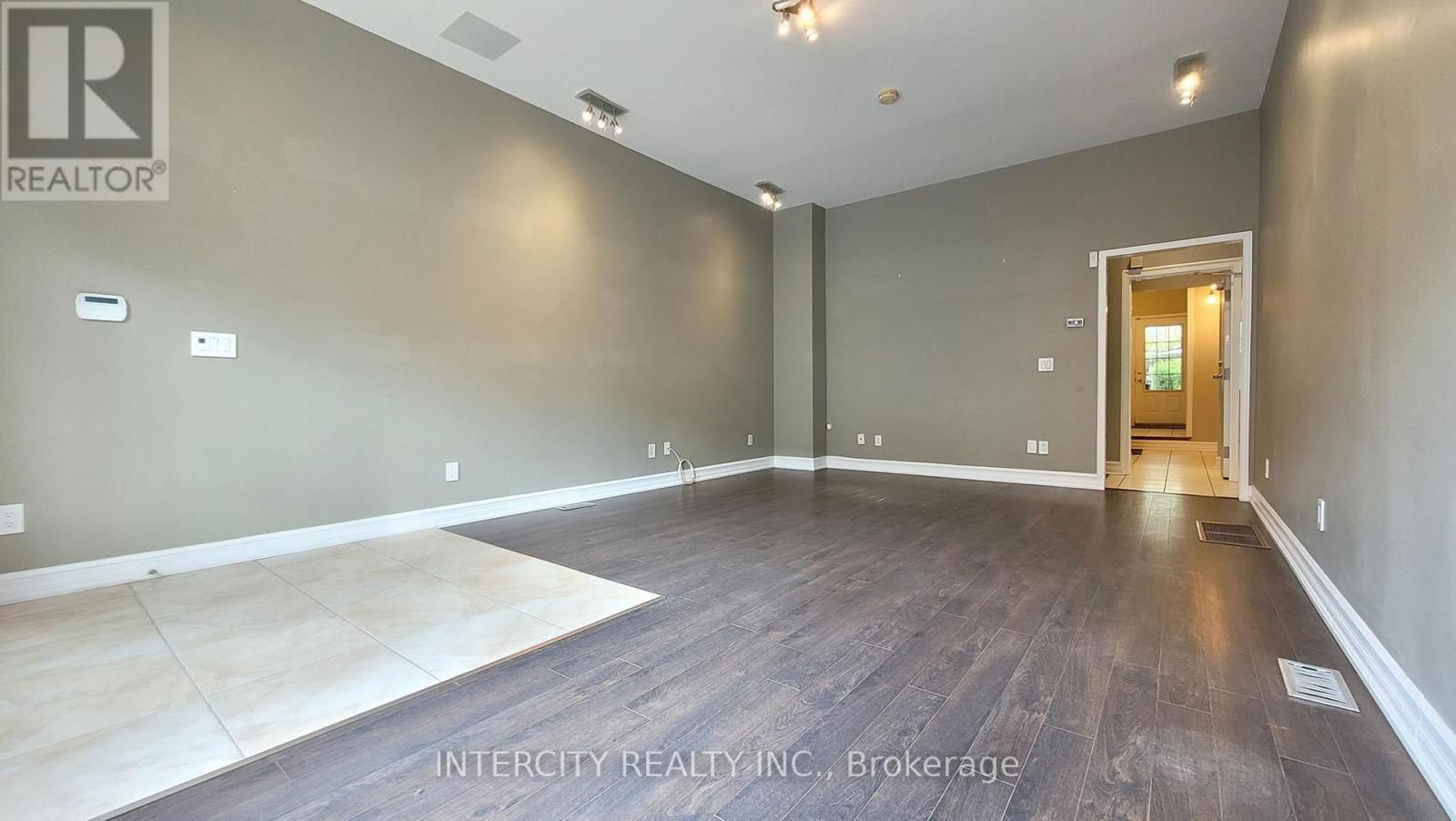 86 LAKESHORE ROAD WEST Image 37
