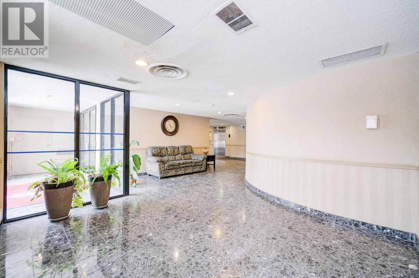 1206 - 25 TRAILWOOD DRIVE Image 17